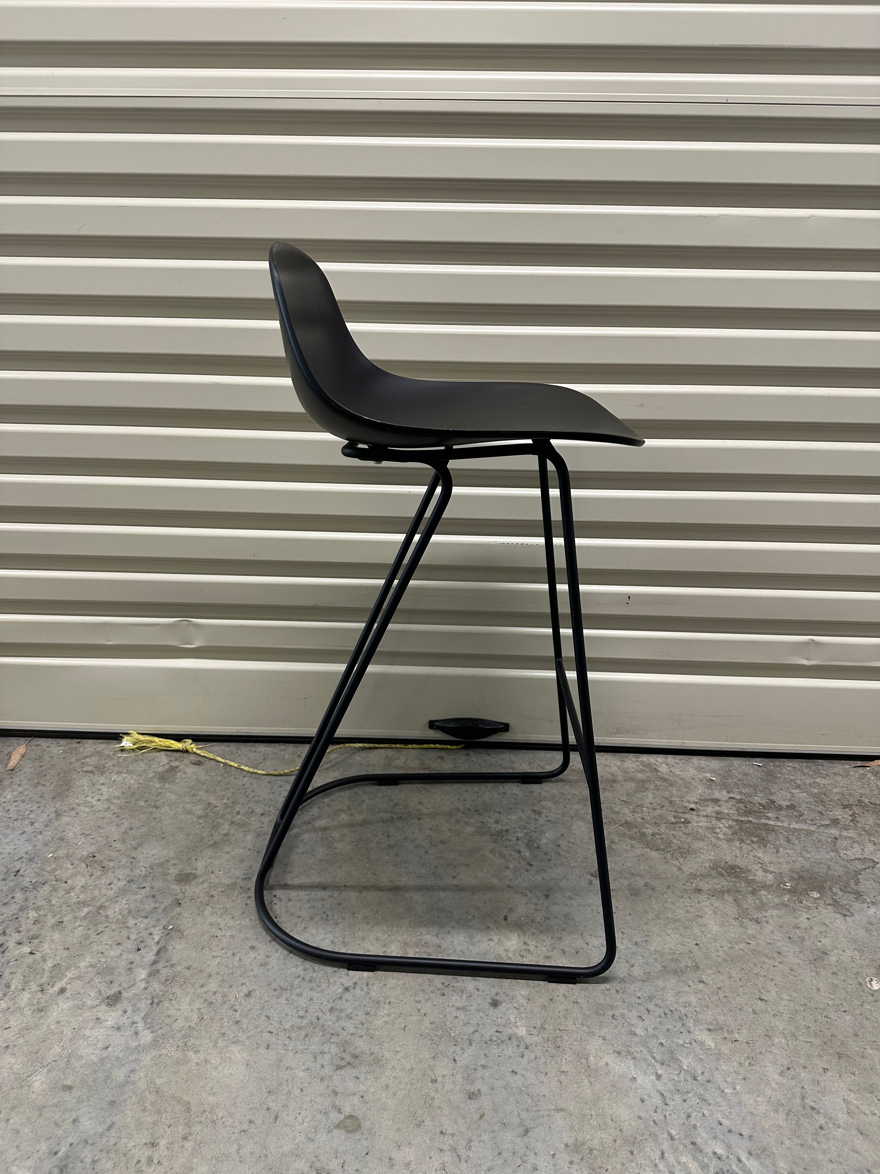 Infinite Loop Low Back Stool – Black Sleek Design with Ultimate Comfort