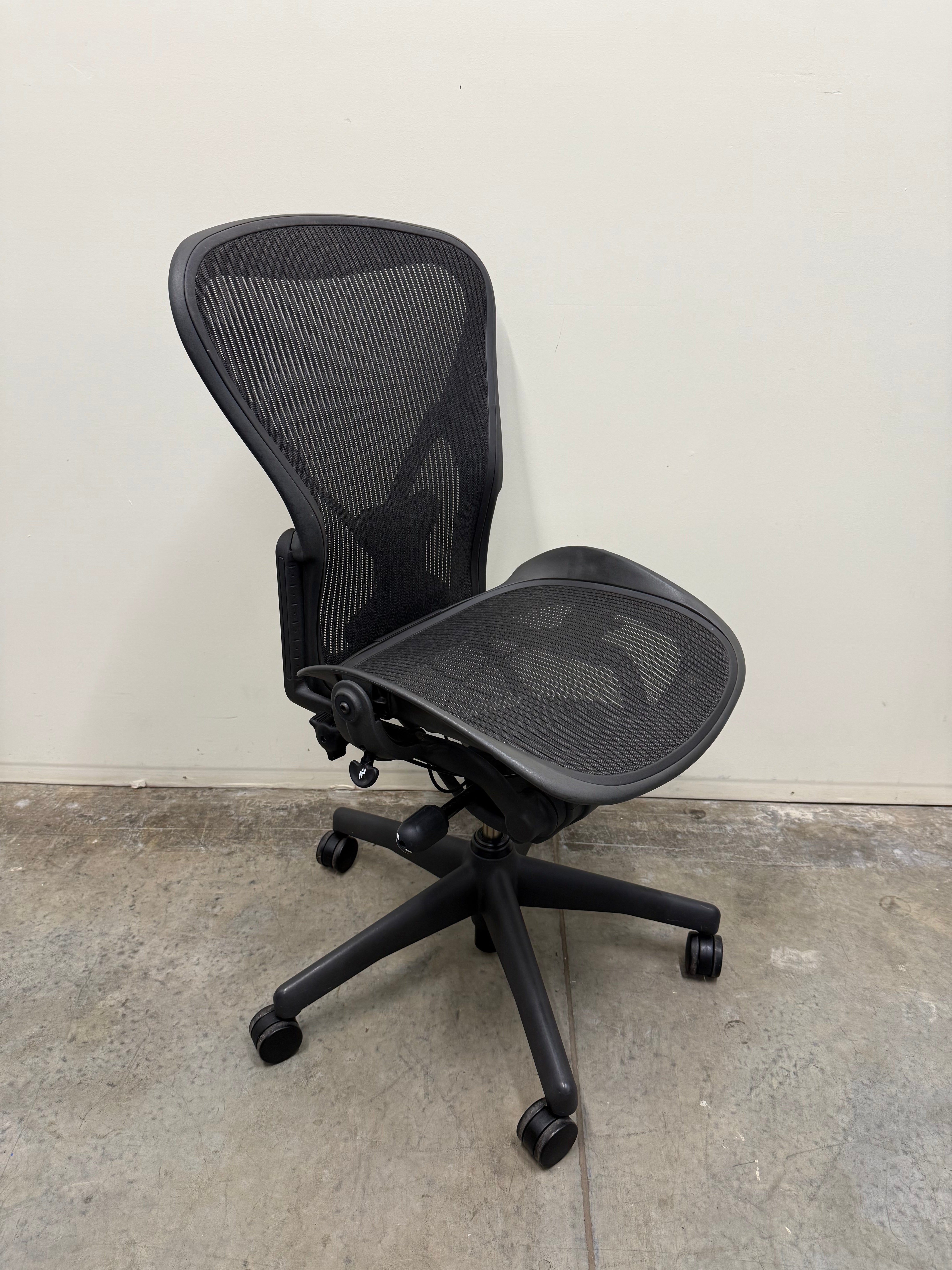 Herman Miller Aeron Classic – PostureFit Back Support, No Arms (Size B)