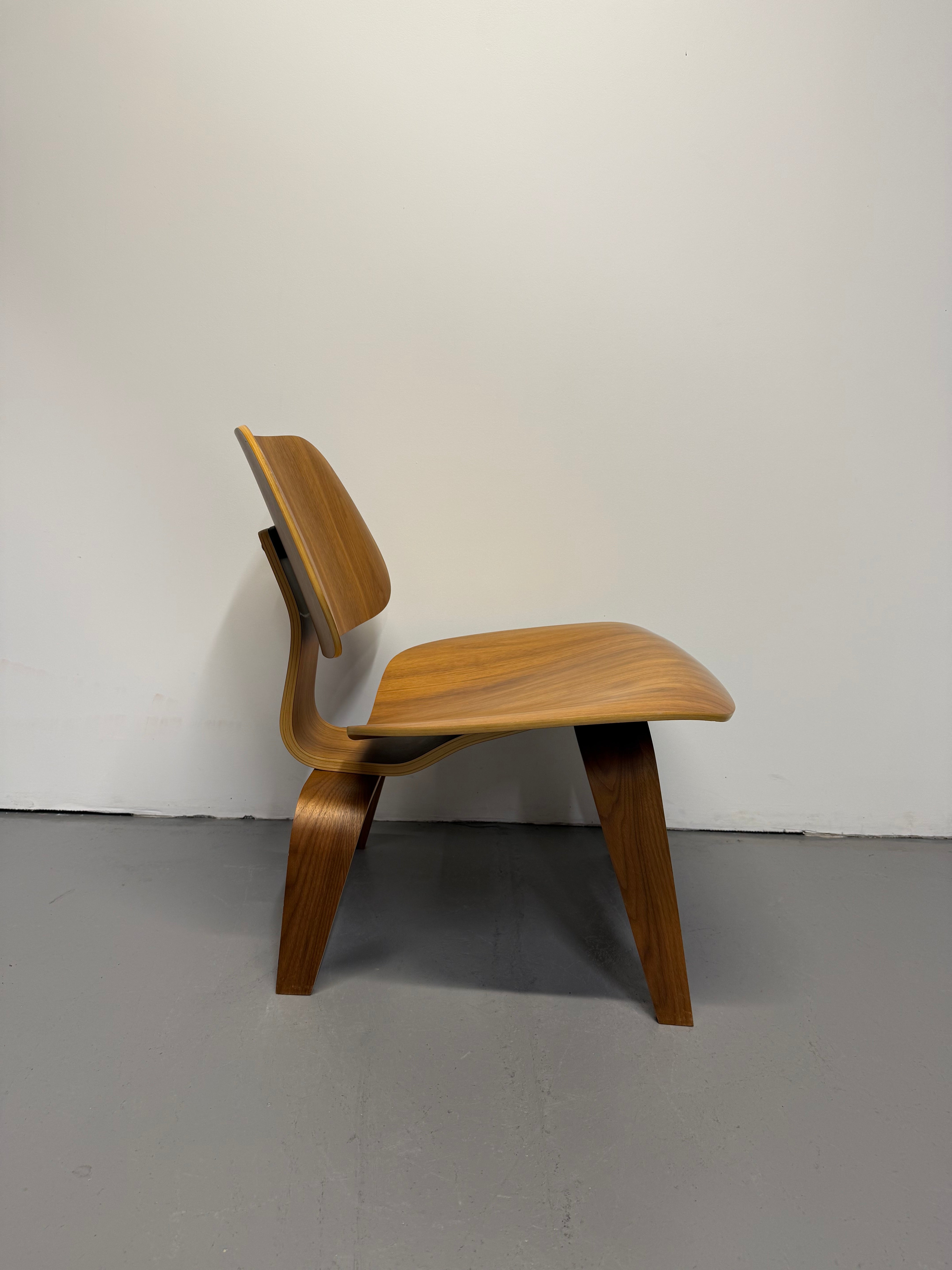 Eames LCW Lounge Chair – Molded Plywood Classic in Walnut Finish