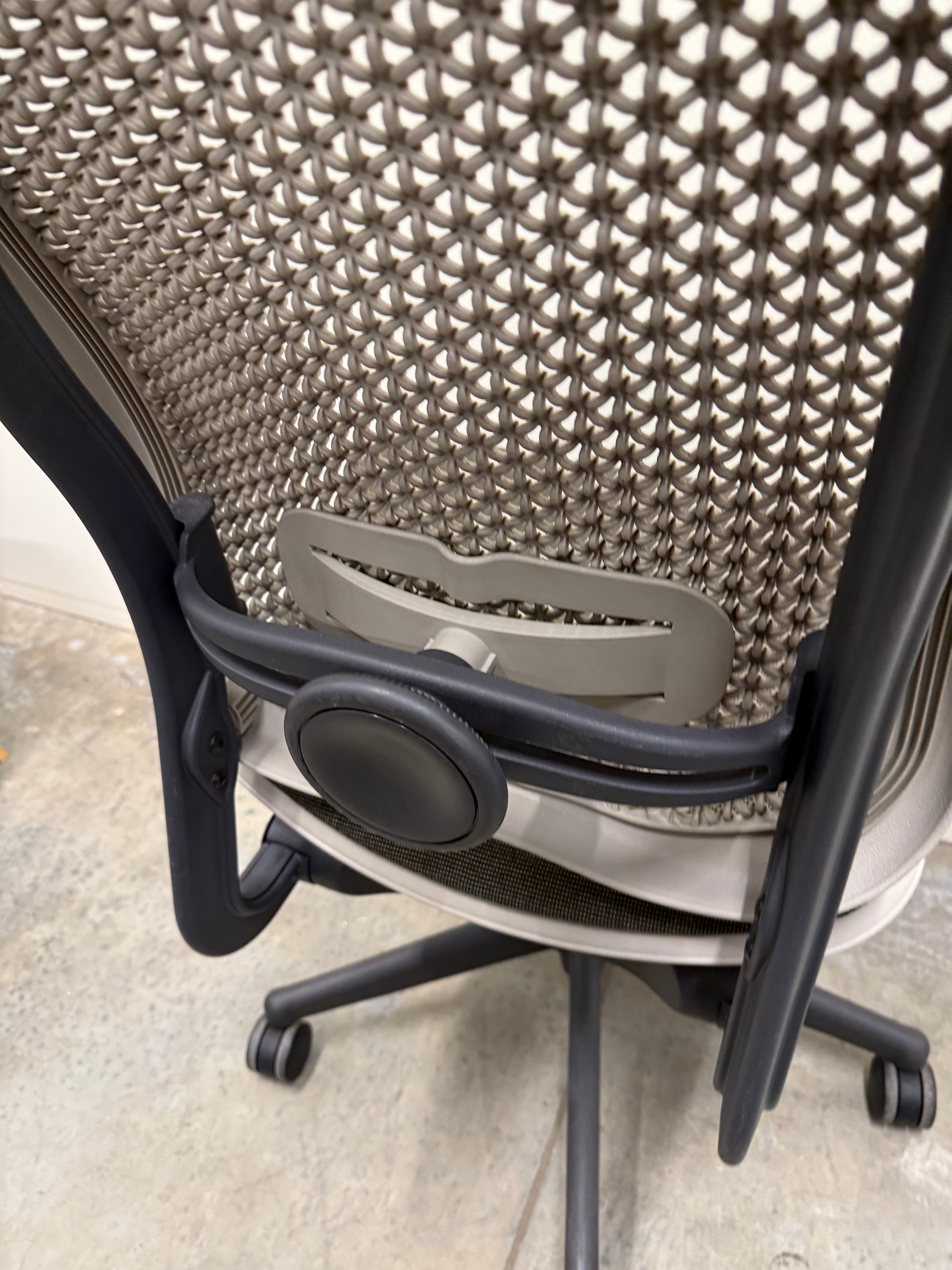 Herman miller Celle Chair – Iconic Ergonomic Design