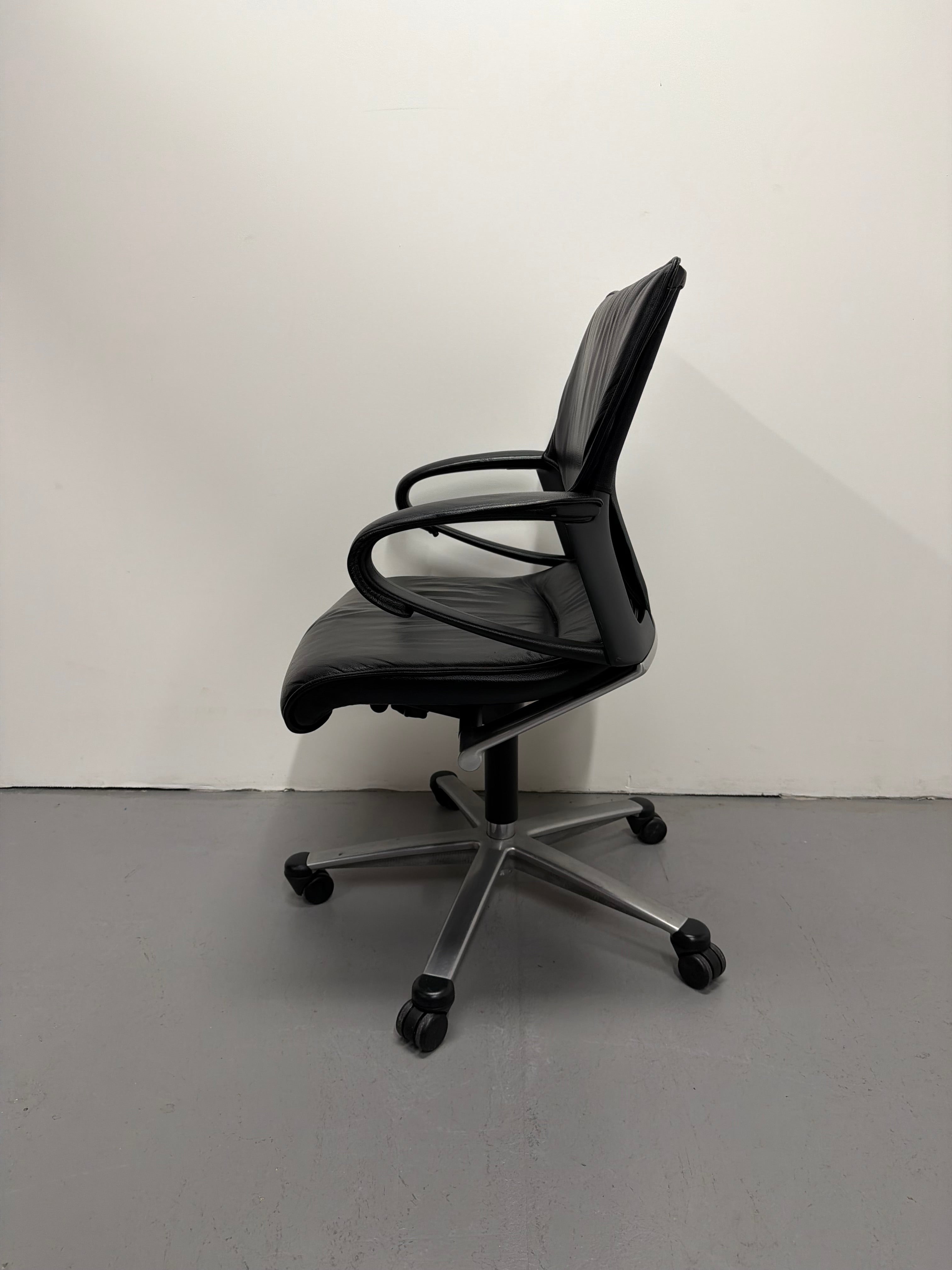 Wilkhahn Modus Executive 283/71 - (Low-Back Swivel Chair)
