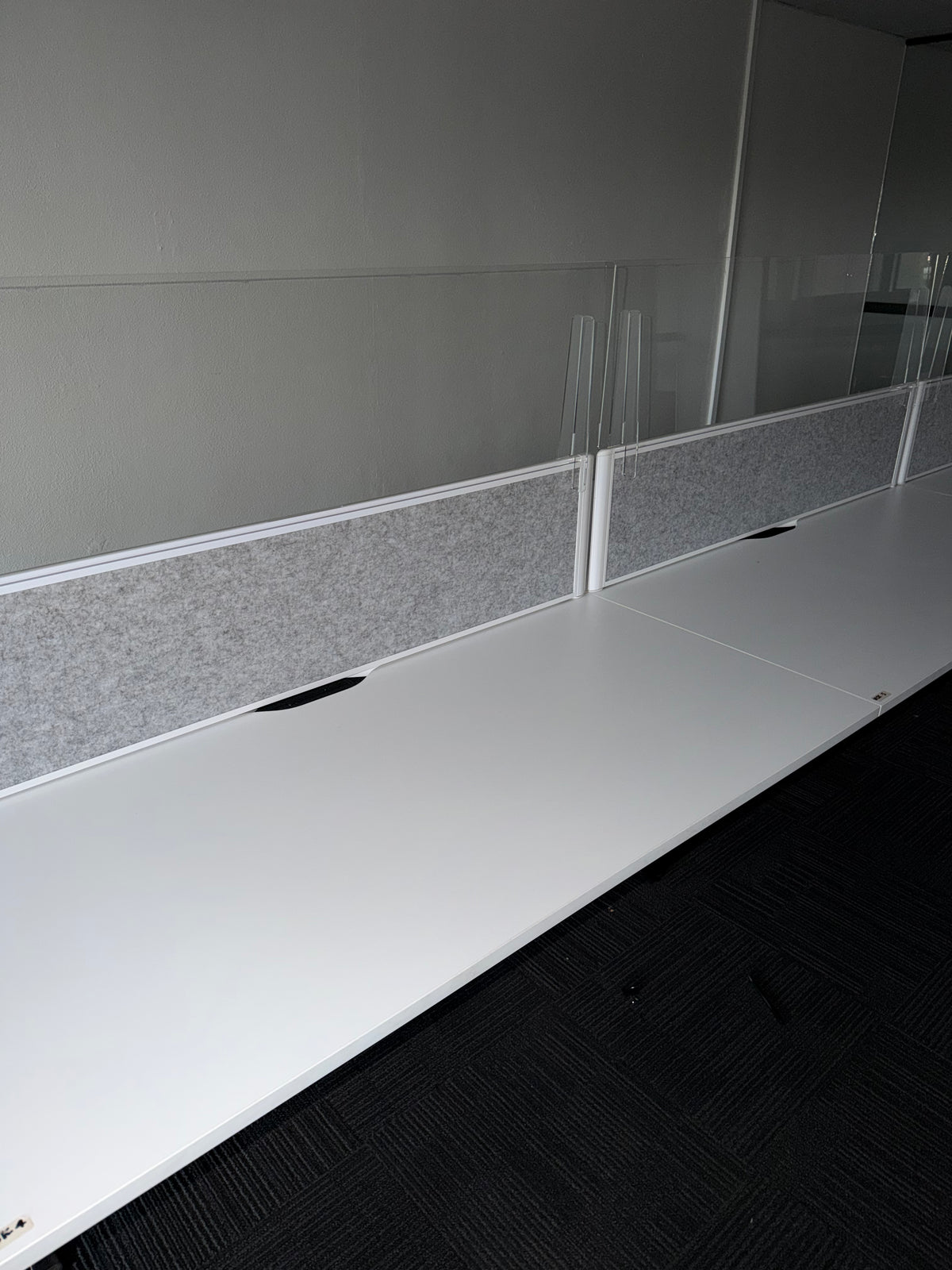 Krost 6 Person Back-to-Back Office Workstation Desk