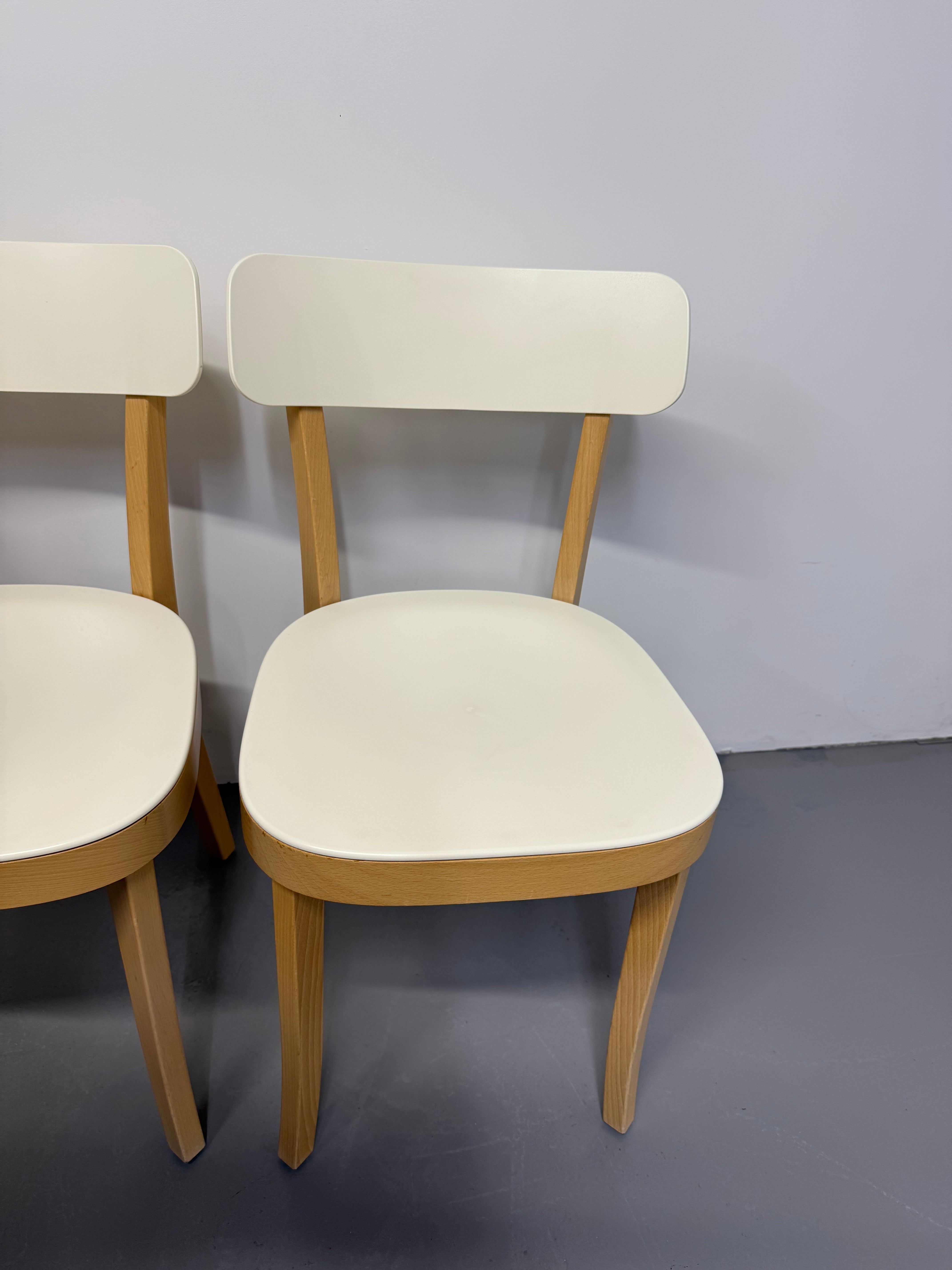 Vitra Basel Chair by Jasper Morrison – Beech Frame with White Seat & Back