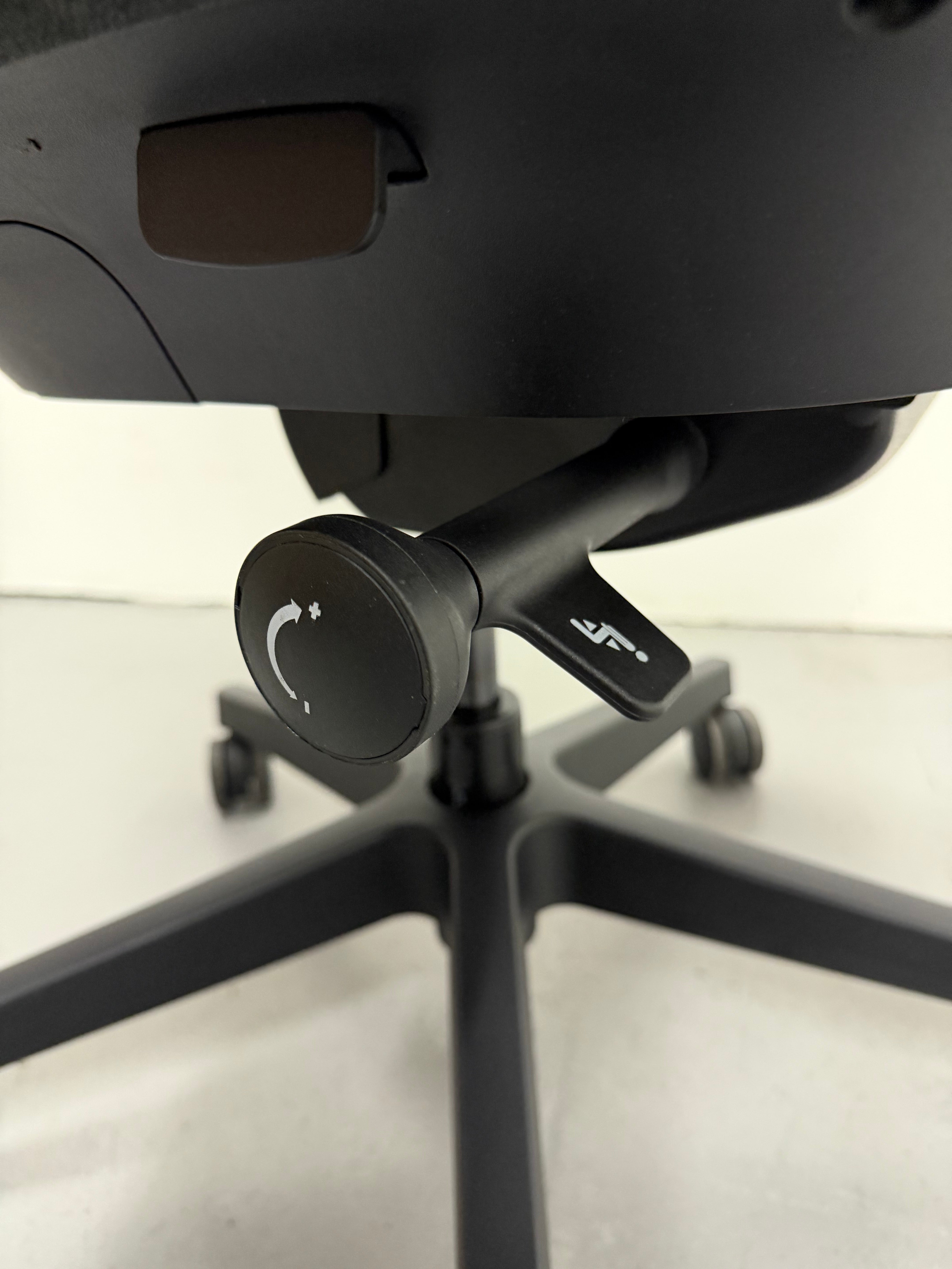 Herman Miller Verus Suspension Back Task Chair - No Arms