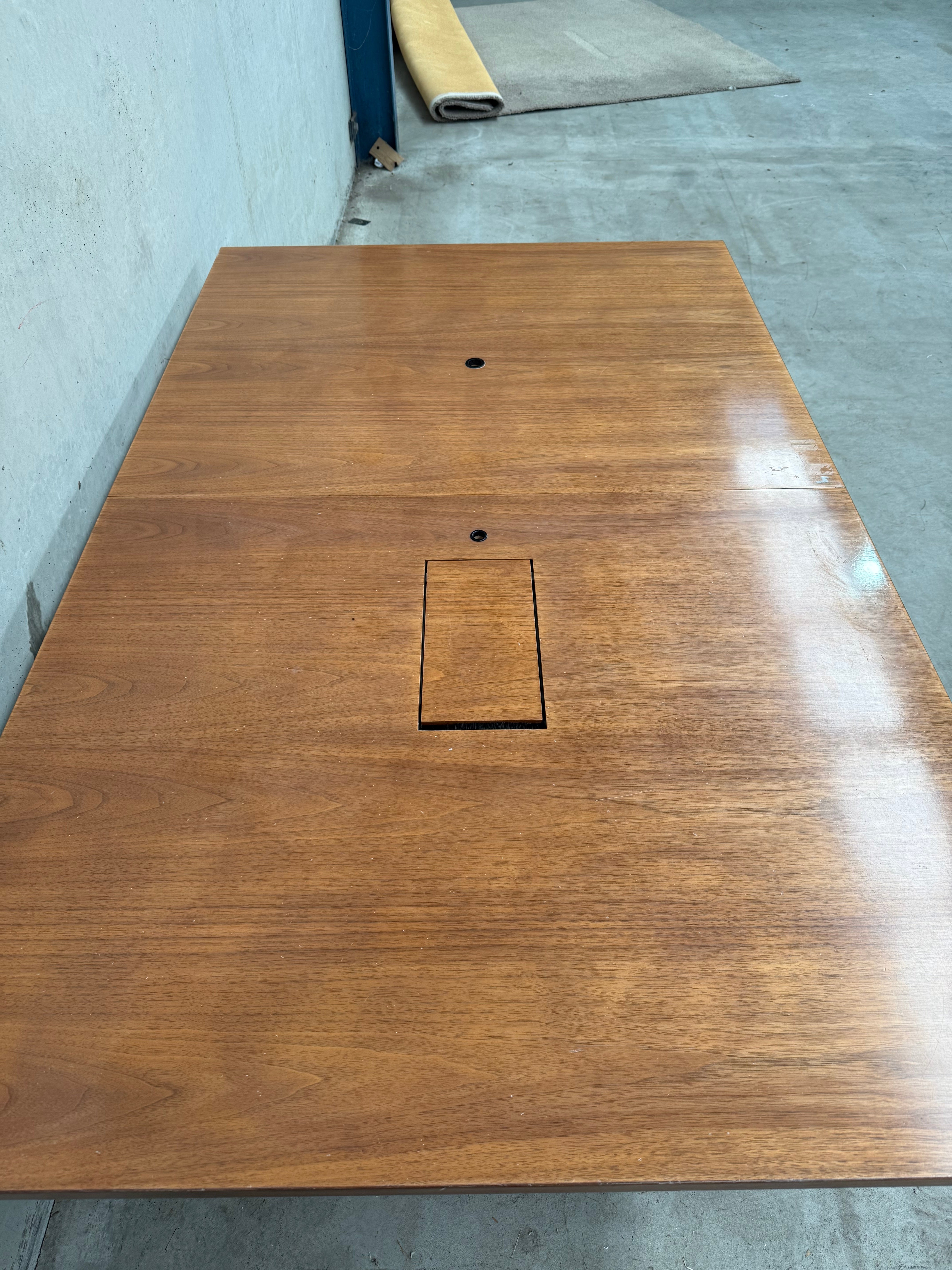 Wilkhahn Confair Conference / Meeting Table – American Walnut (1800 × 1100)