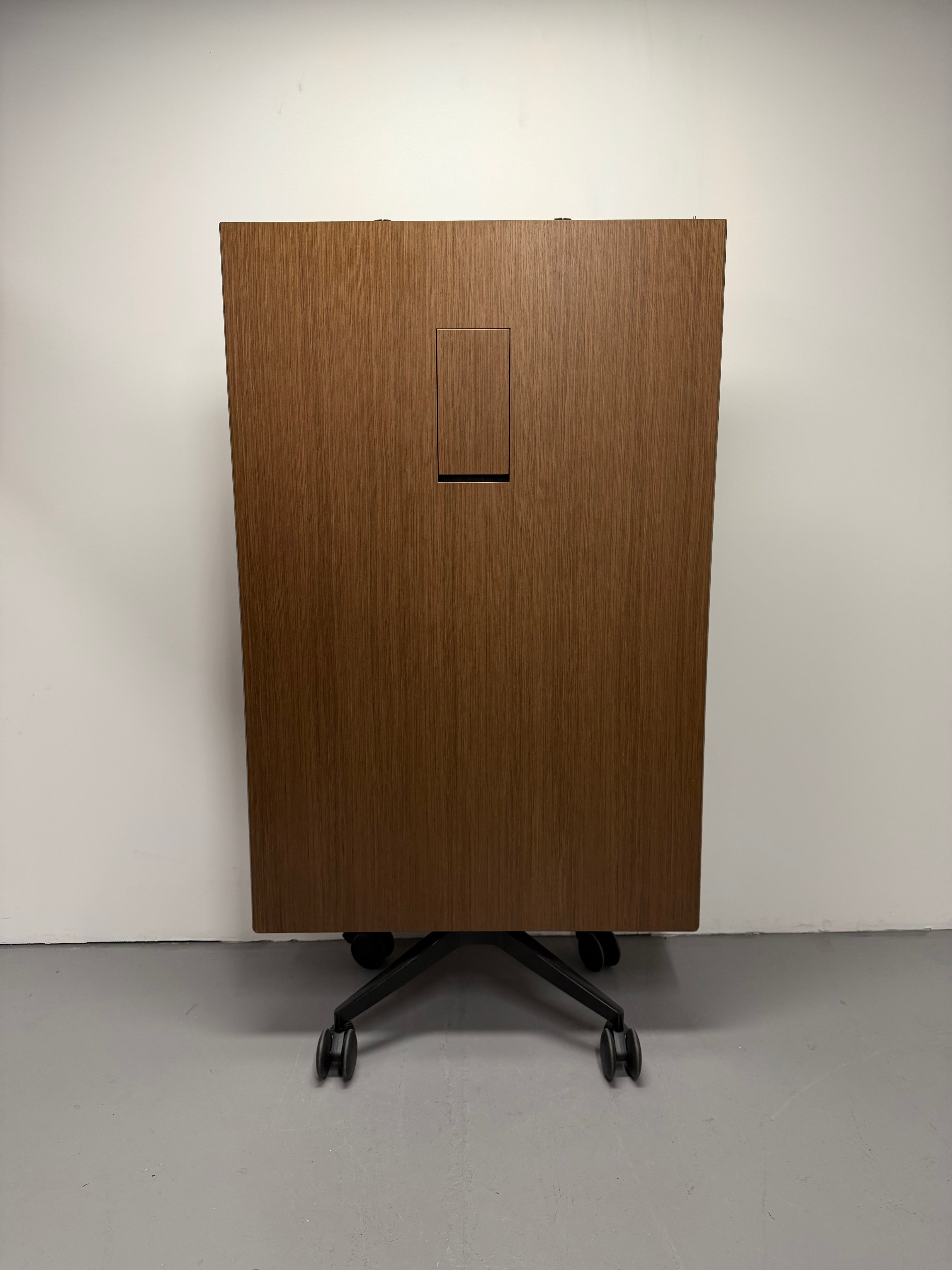 Wilkhahn Confair Walnut - 3000x1000