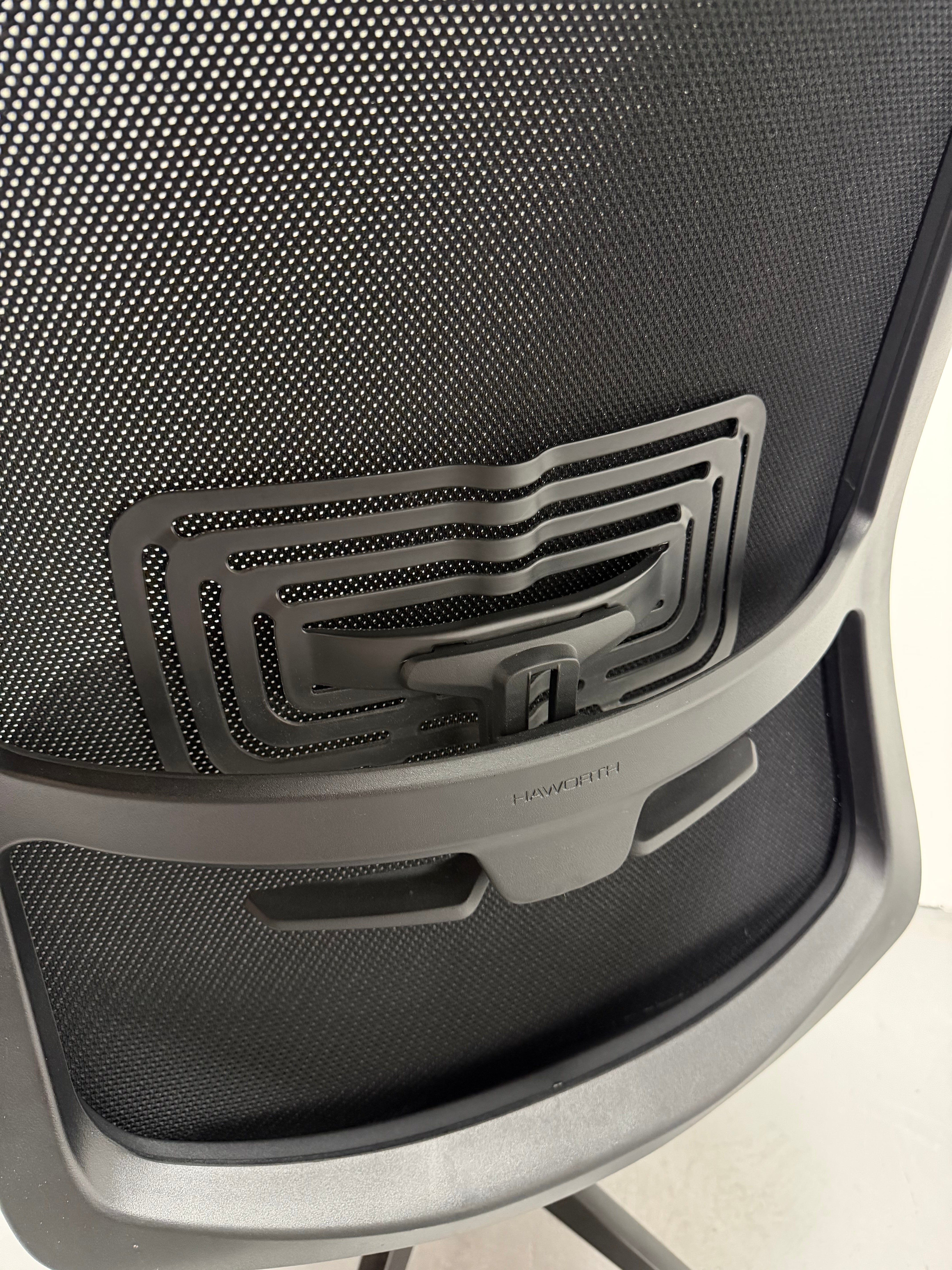 Haworth Soji Task Chair - No Arms, Black