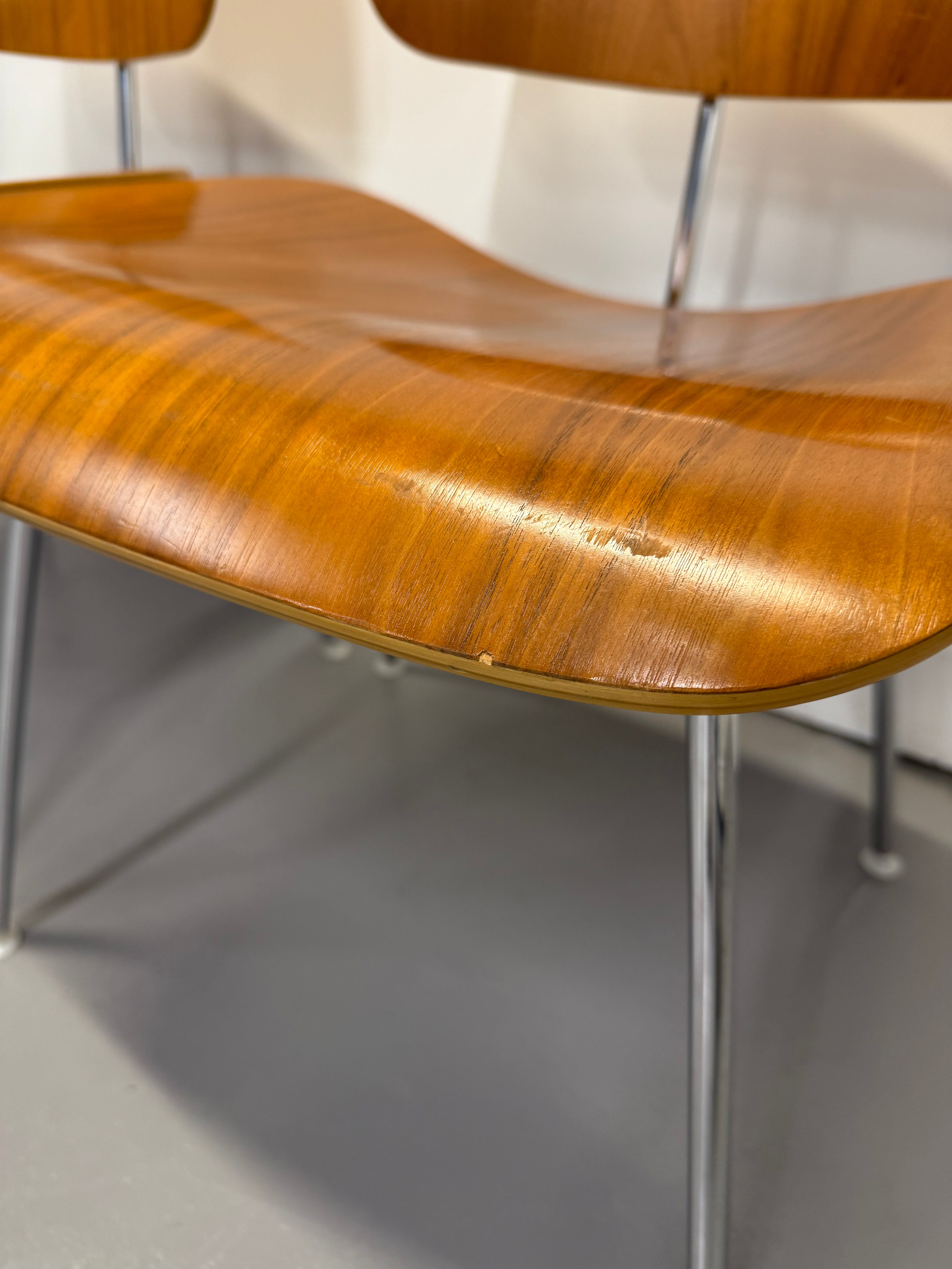 Eames Moulded Plywood Dining Chair – Metal Base by Herman Miller