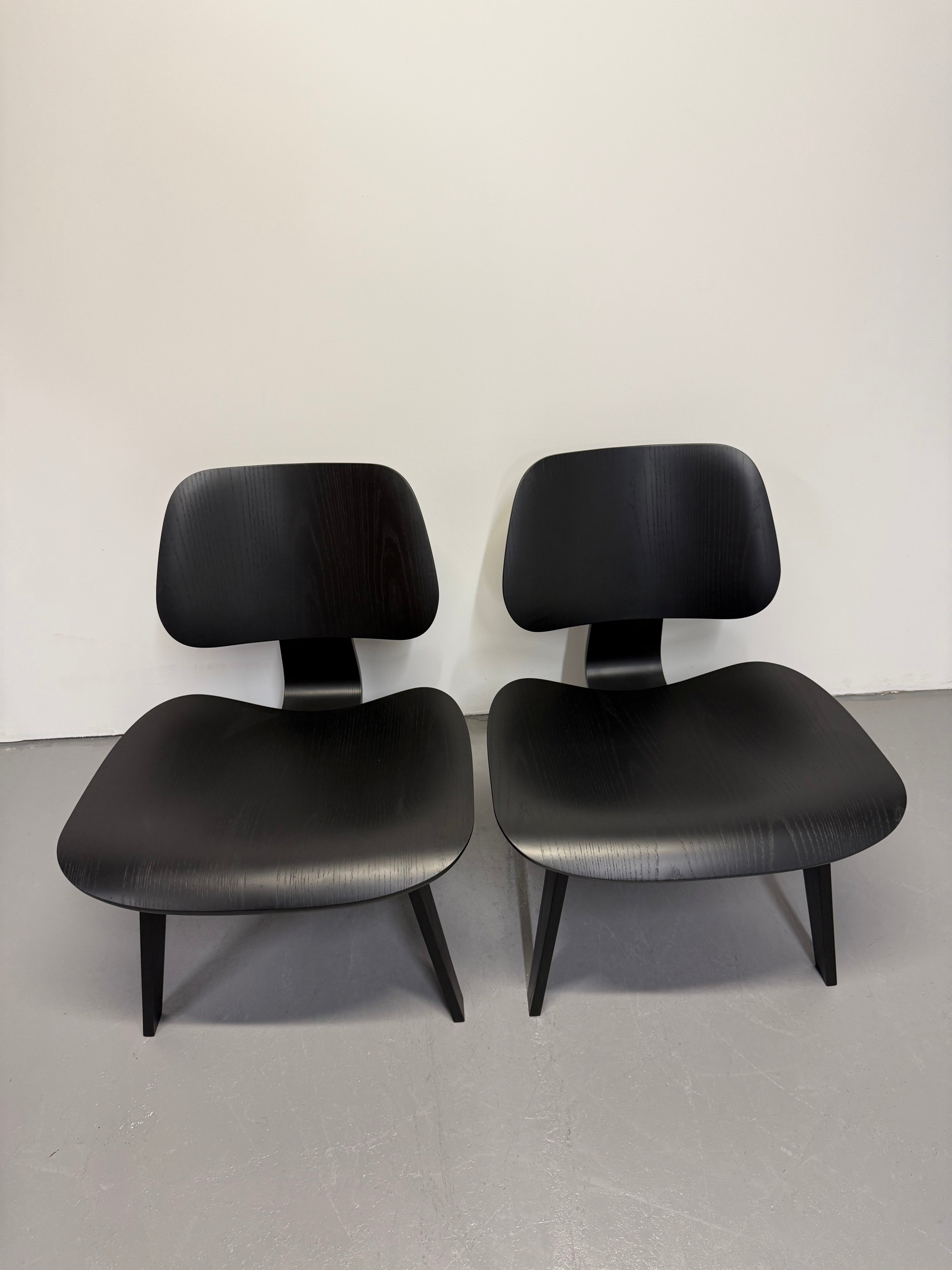 Eames LCW Lounge Chair – Molded Plywood Classic in Black
