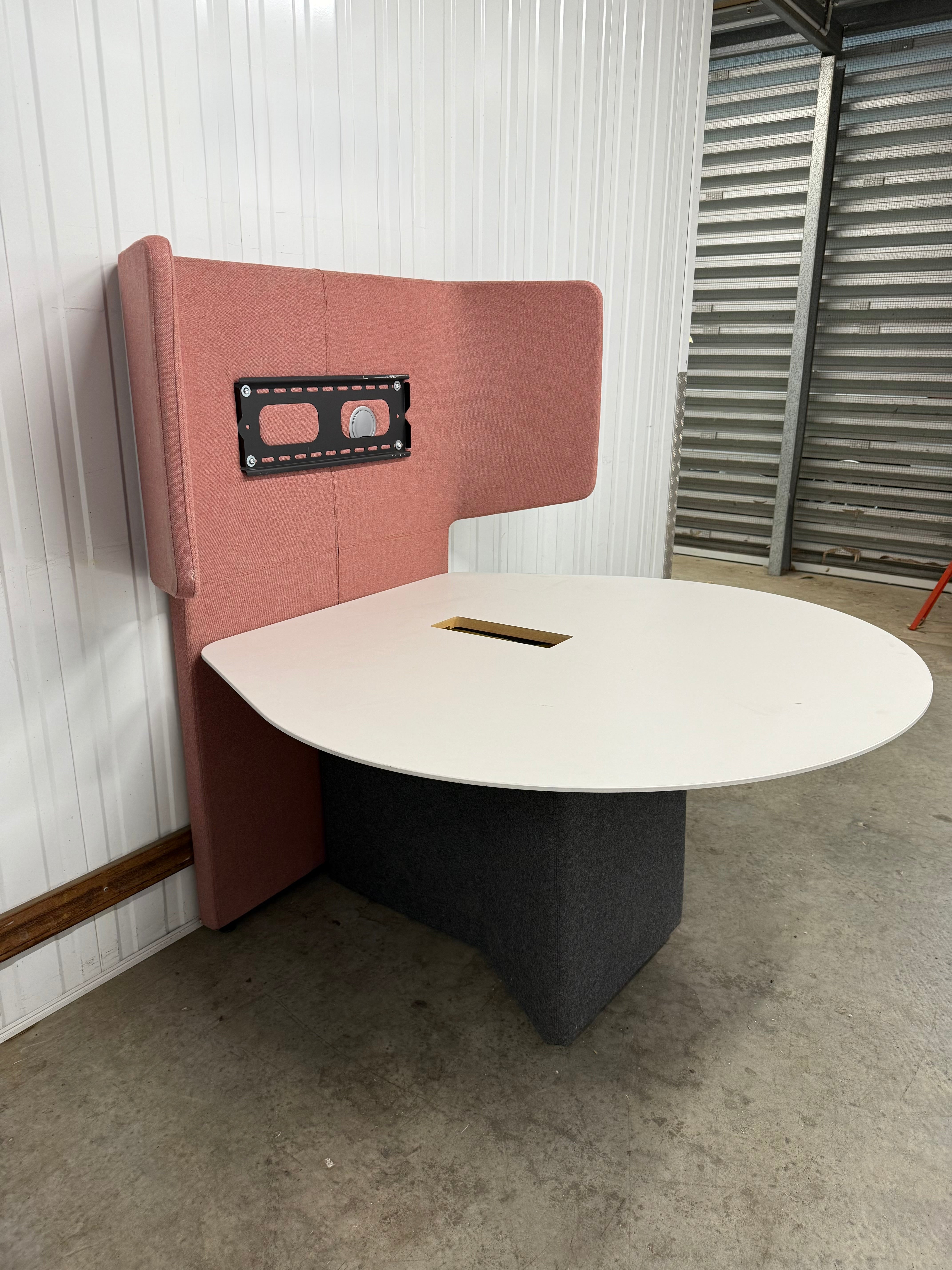 Orangebox Away From The Desk Media Unit - Collaboration desk