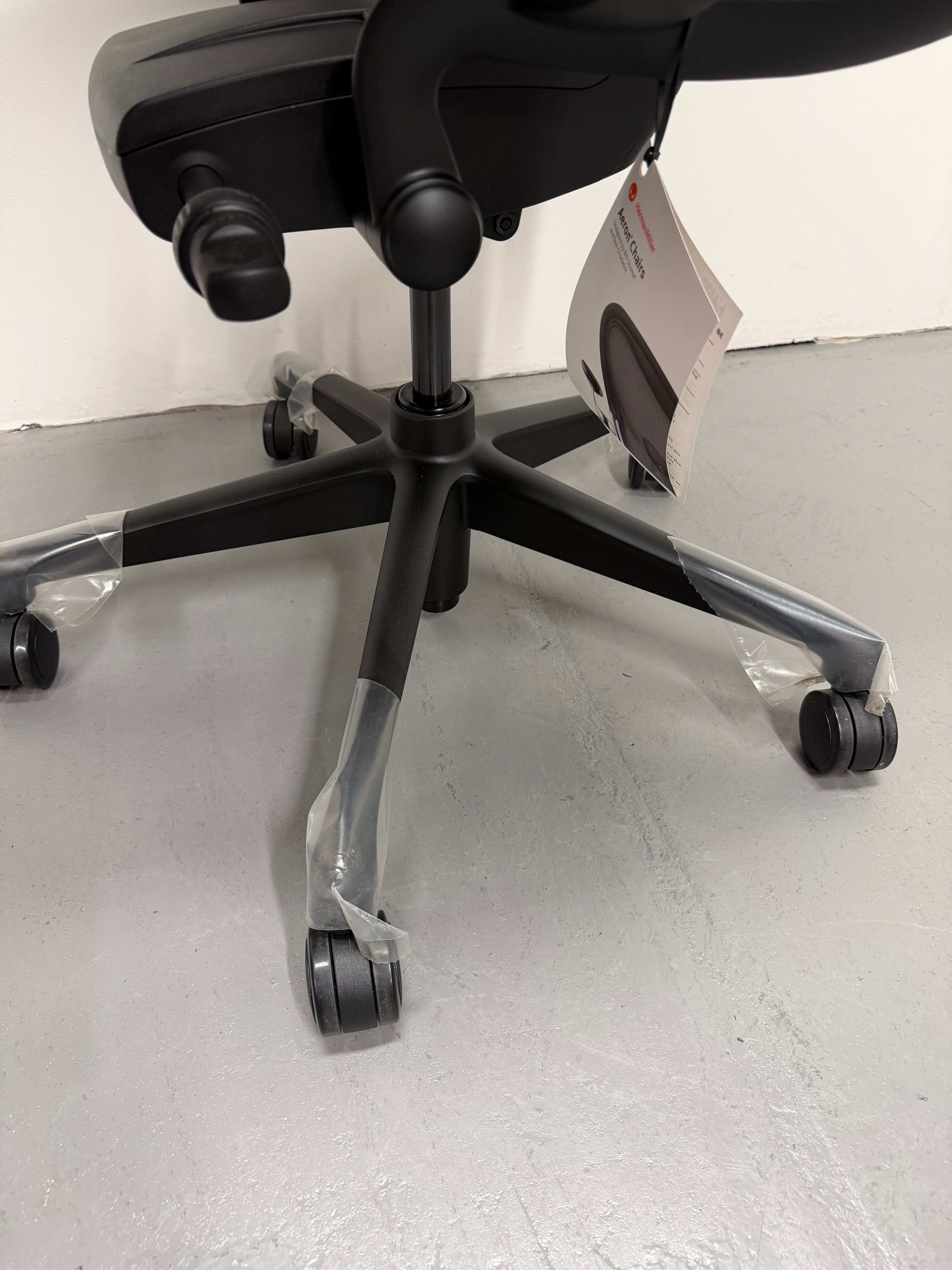 Herman Miller Aeron Remastered Size C Chair in Onyx | Ex-Showroom
