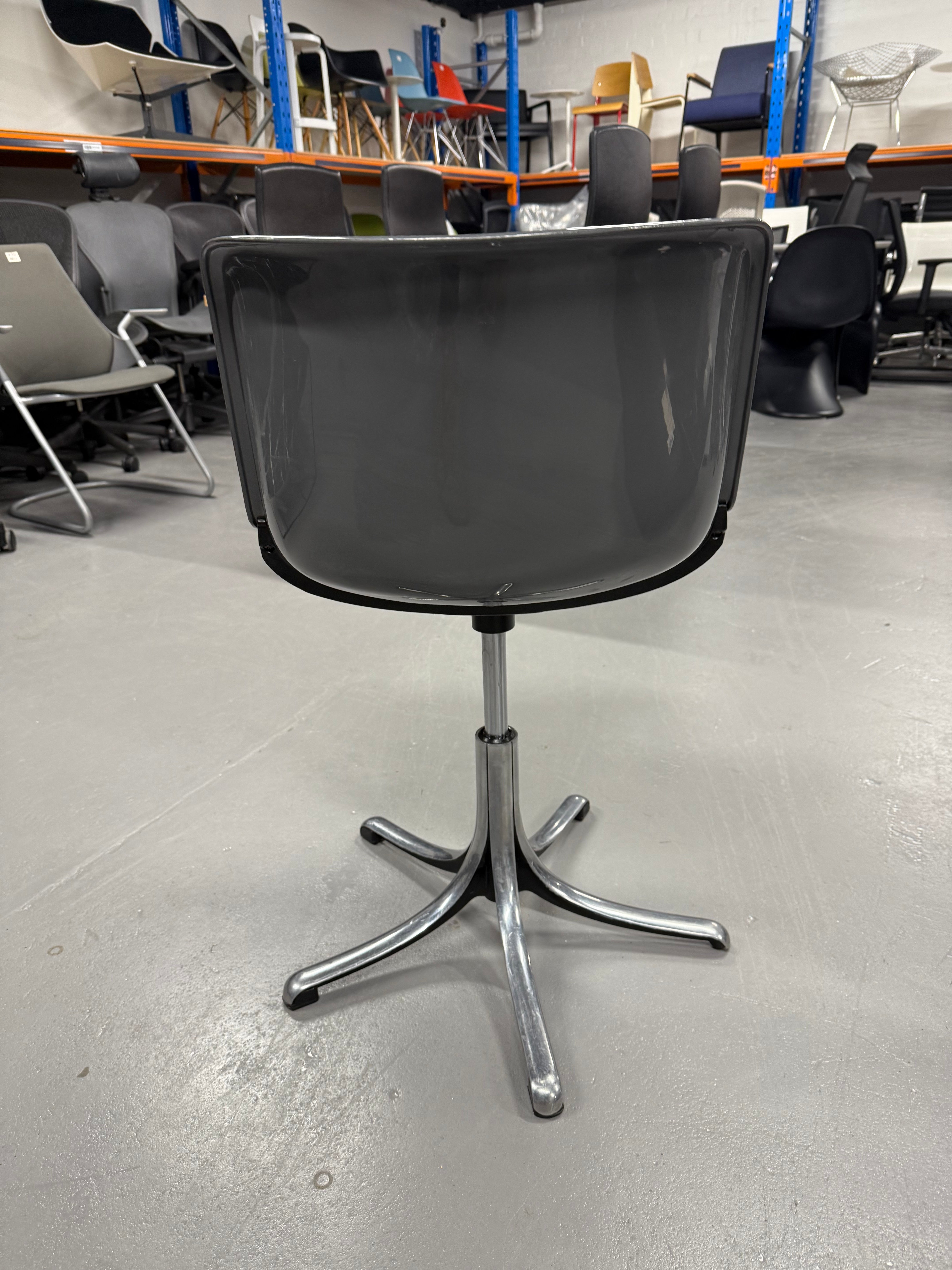 Vintage “Modus” Swivel Chair by Osvaldo Borsani for Tecno