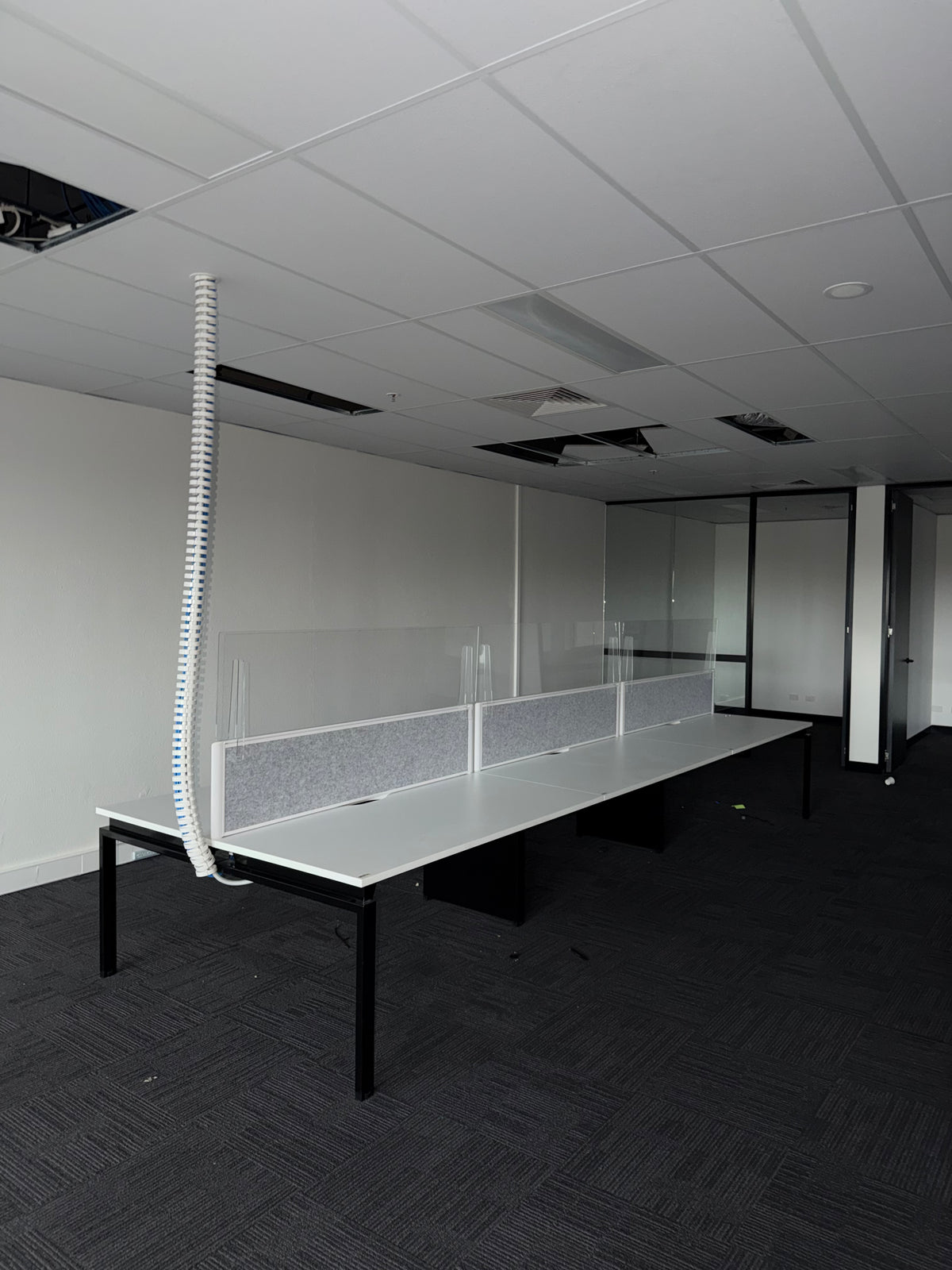 Krost 6 Person Back-to-Back Office Workstation Desk