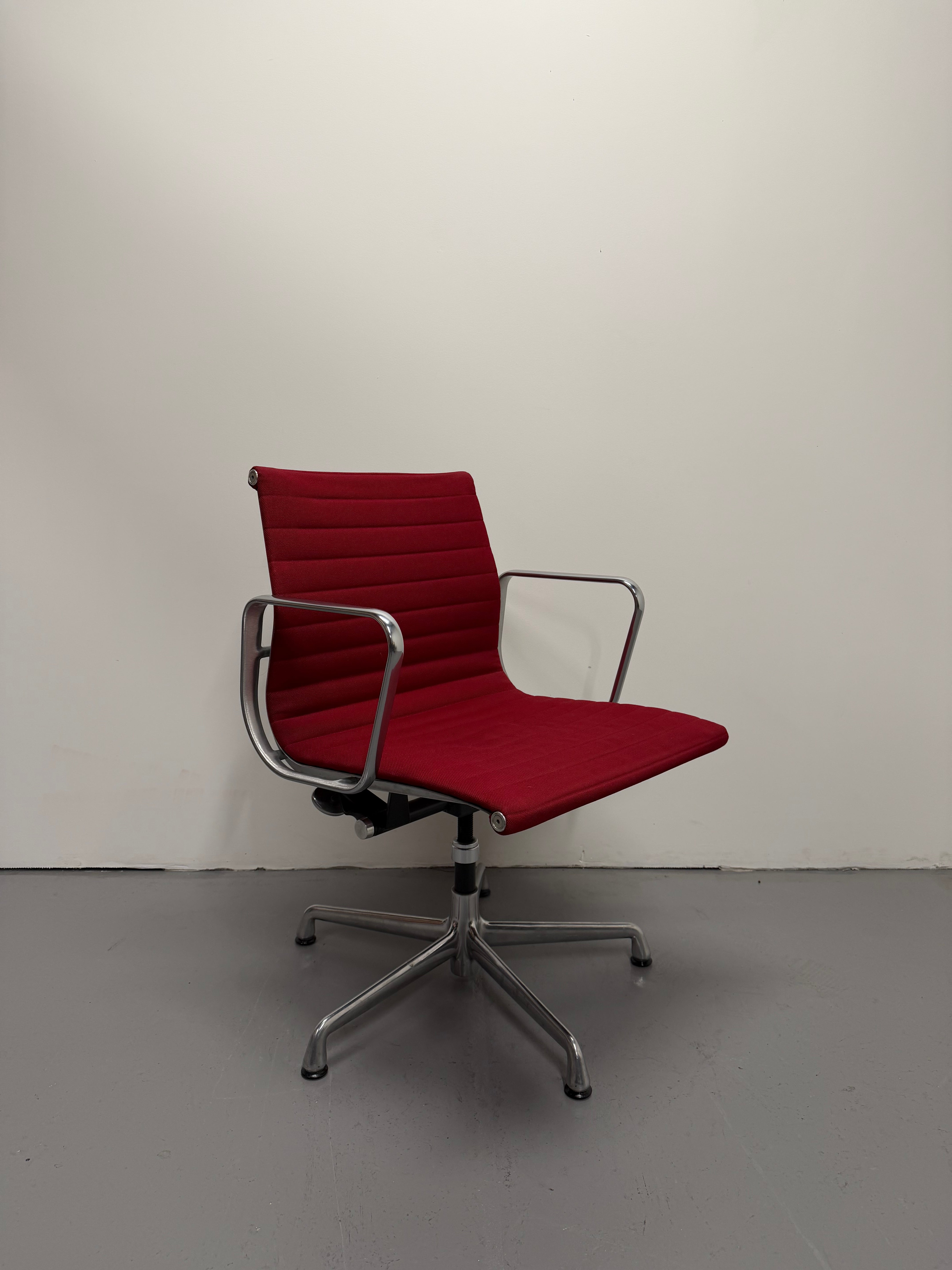 RARE Herman Miller Eames Aluminum Group Management Chair - 50th Anniversary Edition