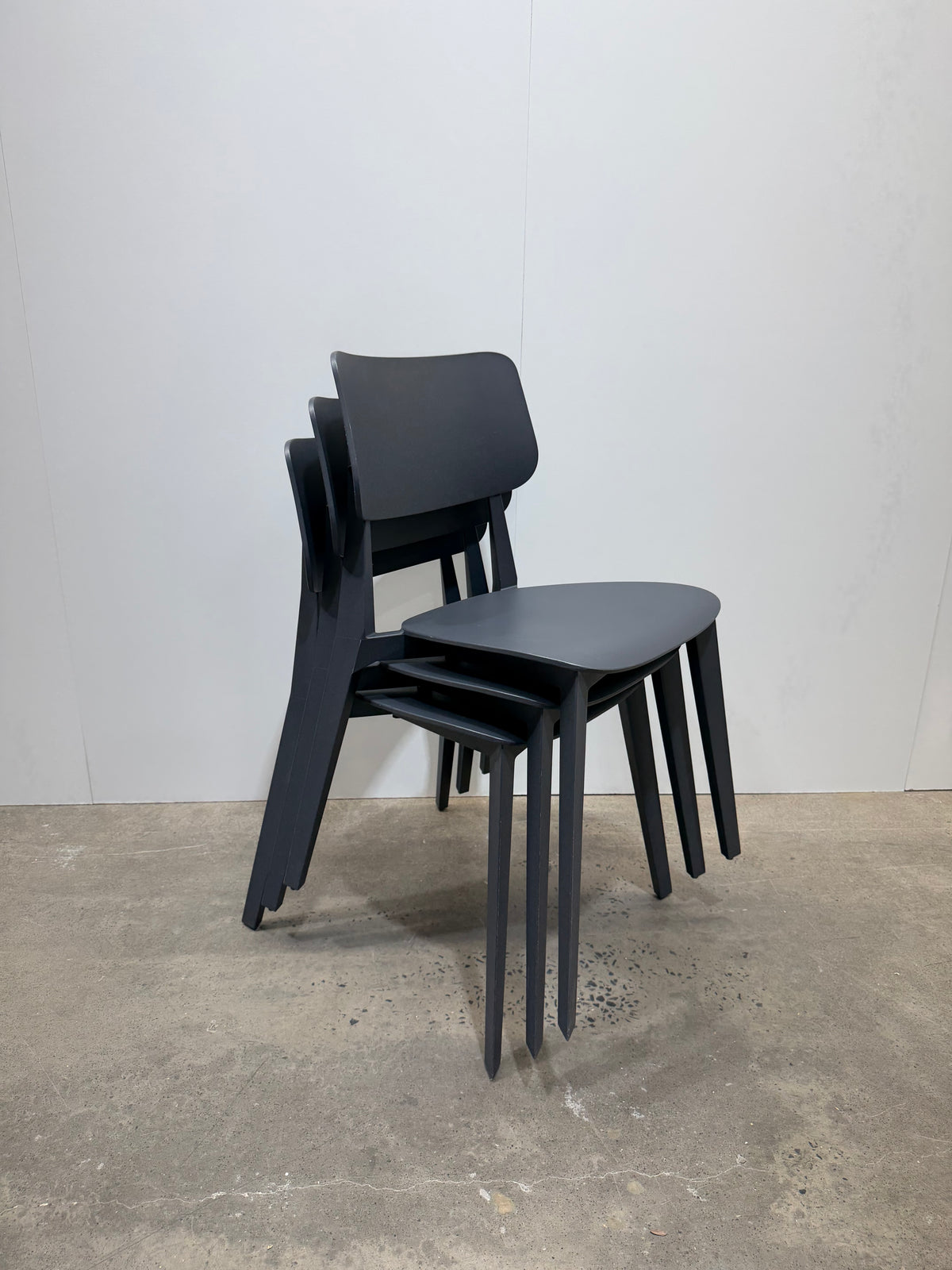 TOOU Stellar Chair by Sander Mulder – Anthracite (Dark Grey)