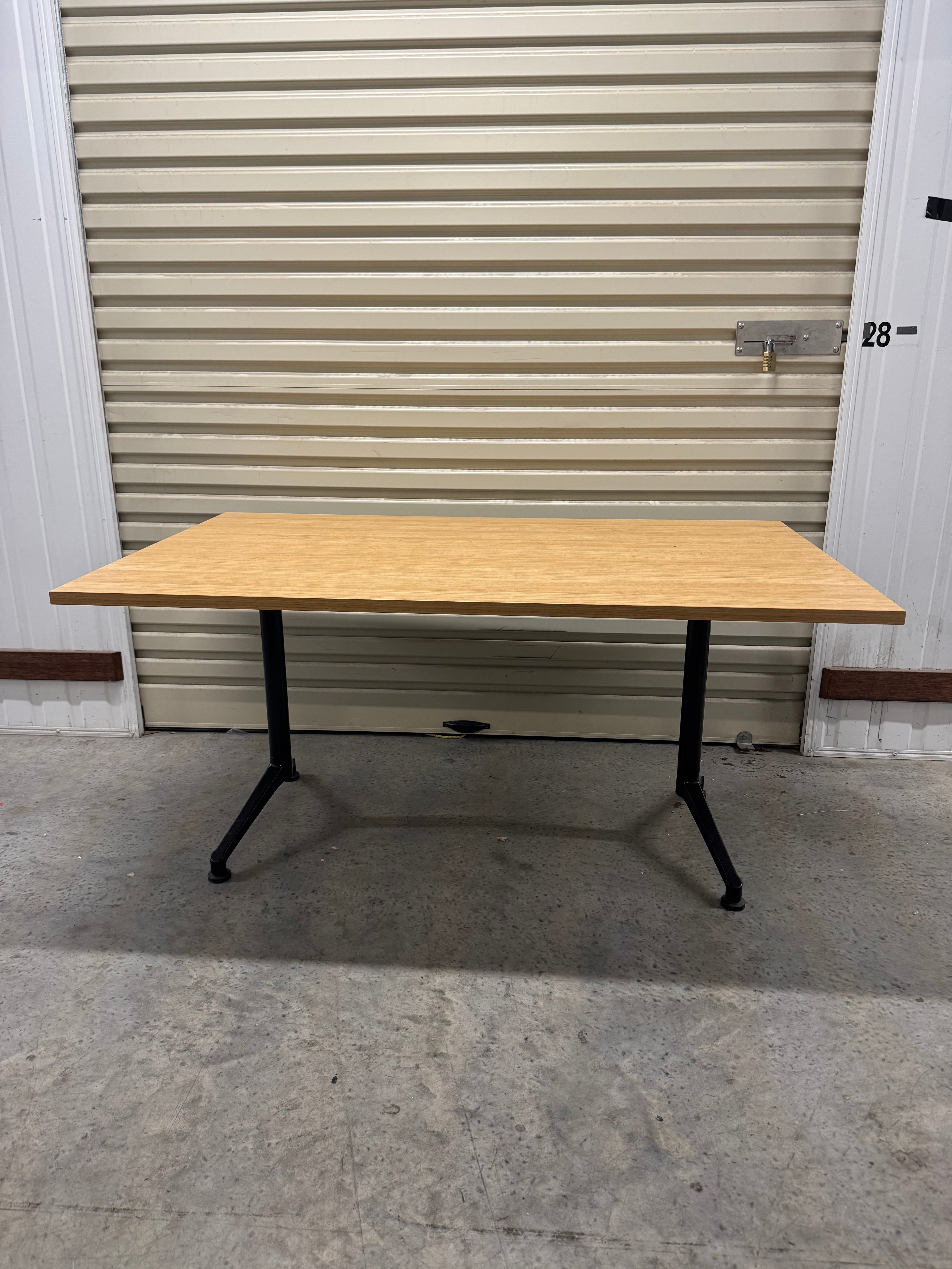 UR Table by Thinking Works – Meeting Table 1500 x 900 mm