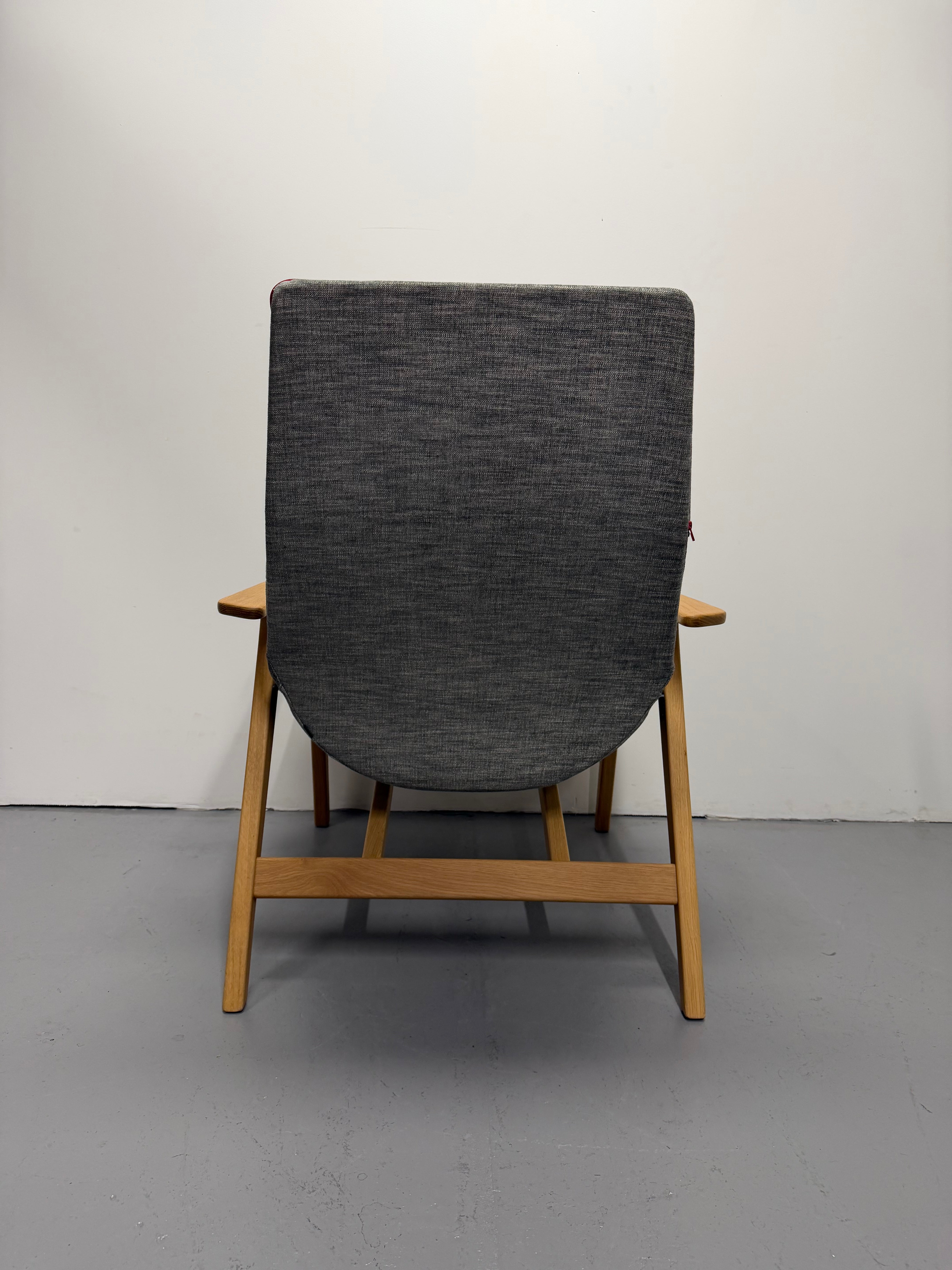 Viccarbe Ace Lounge Chair – Oak Frame with Grey Upholstered Seat | Ex-Showroom