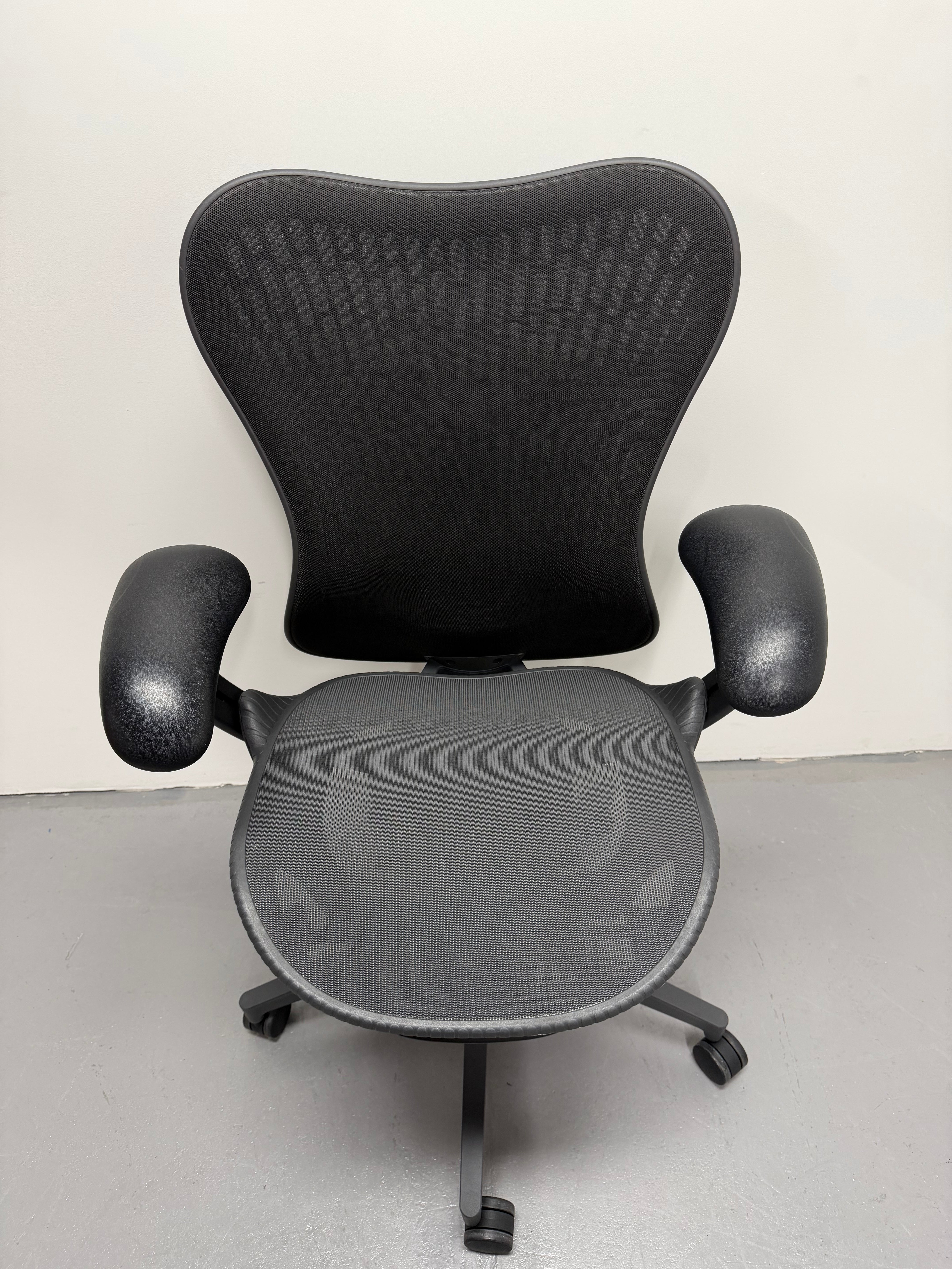 Herman Miller Mirra 2 Task Chair | Graphite - Butterfly Suspension (Upholstered Back)