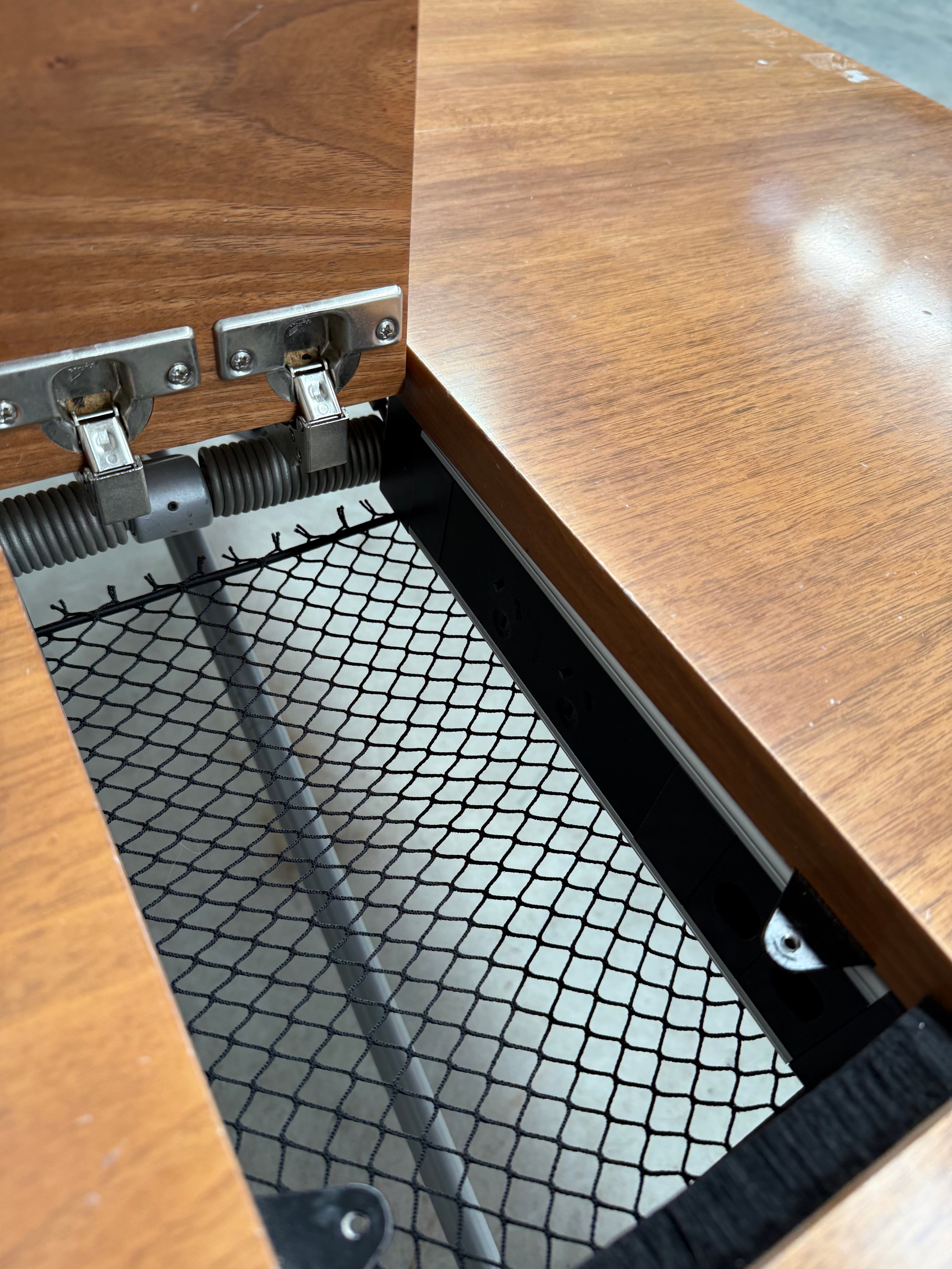 Wilkhahn Confair Conference / Meeting Table – American Walnut (1800 × 1100)