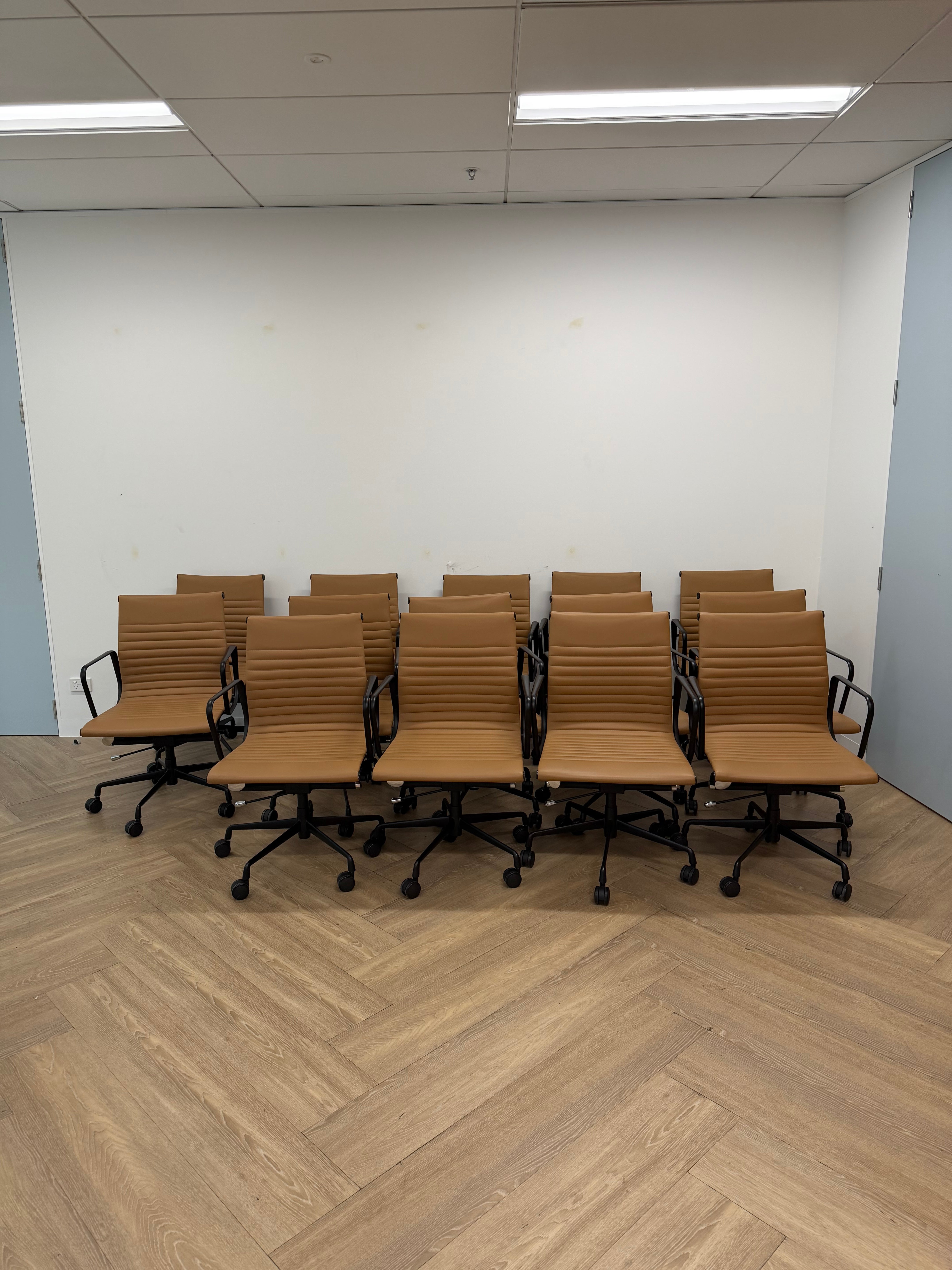 Deluxe Eames Rep Management Office Chair