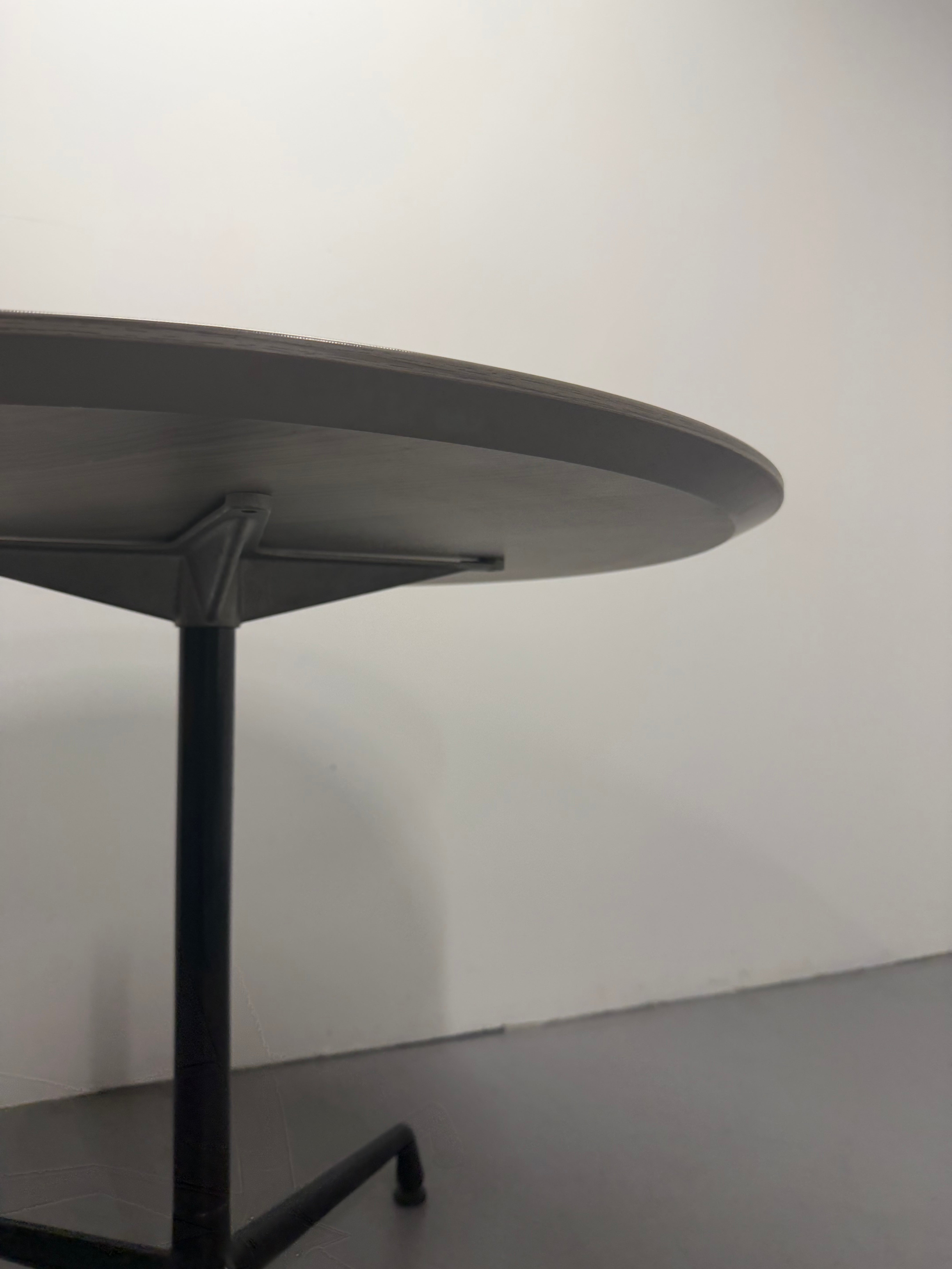 Herman Miller Eames Round Group Table / Meeting Table – Oak Top