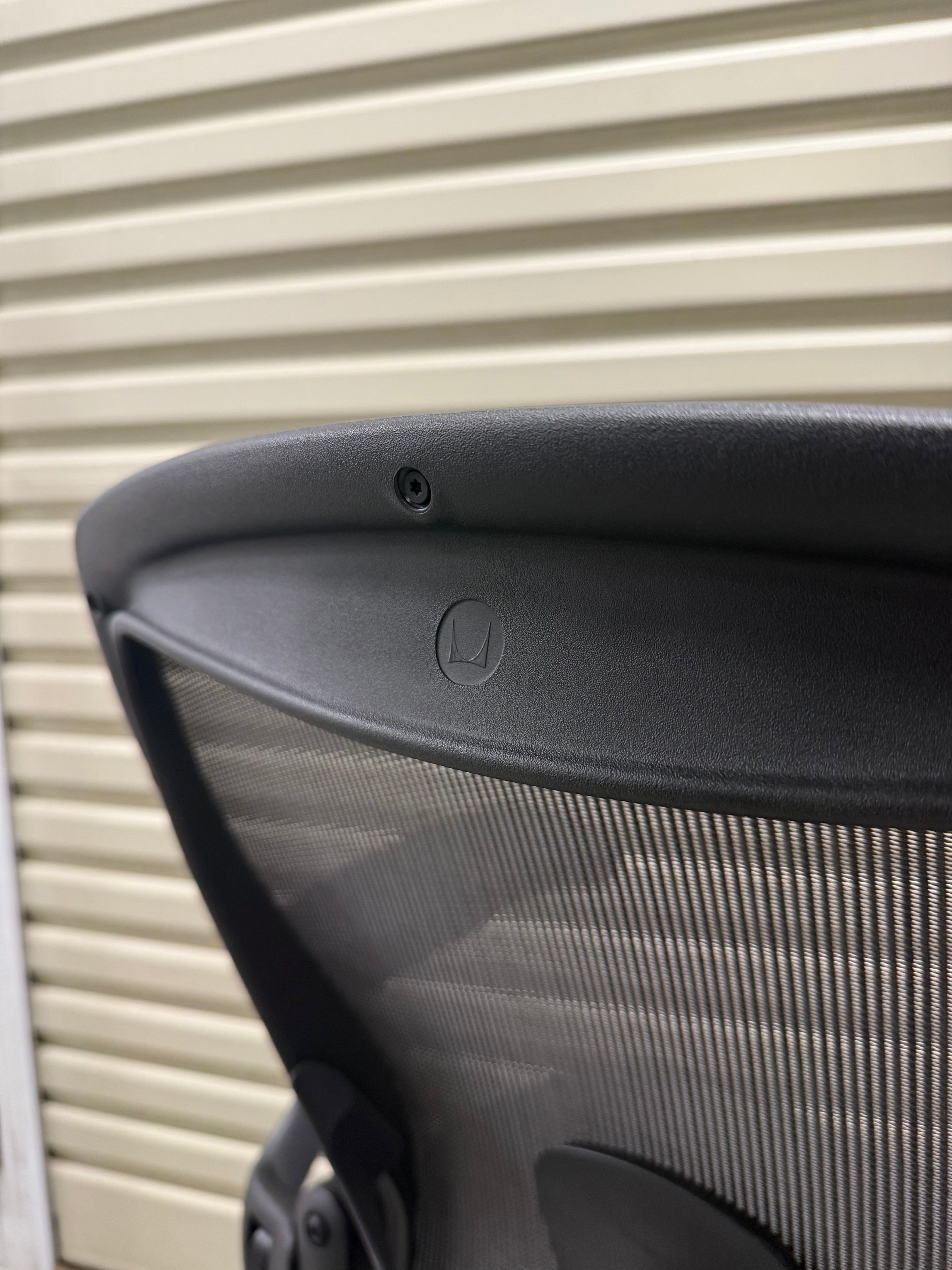 Herman Miller Aeron Remastered with Armrest - Graphite (Size B)