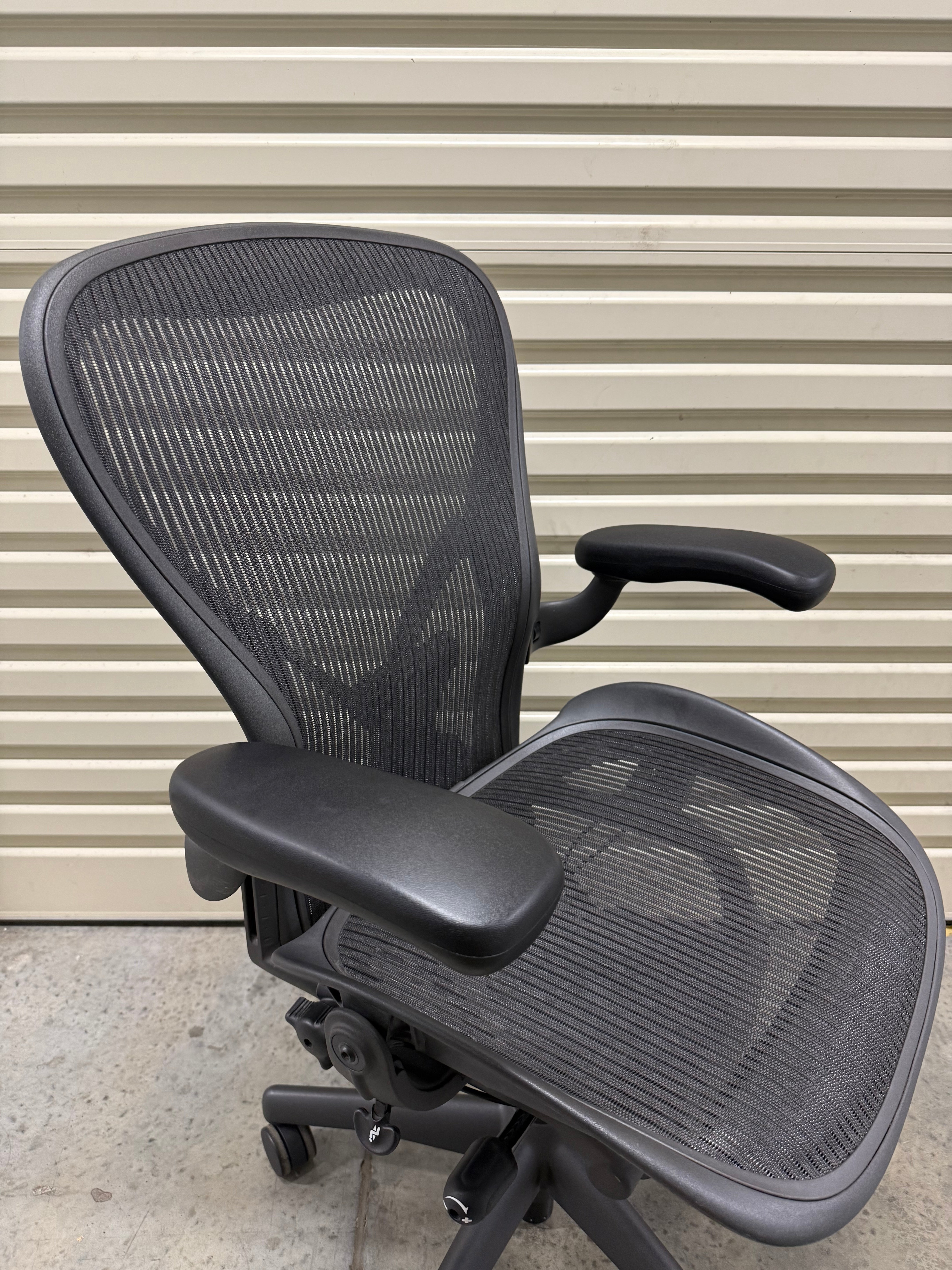 Herman Miller Aeron Chair with Armrests – Size C