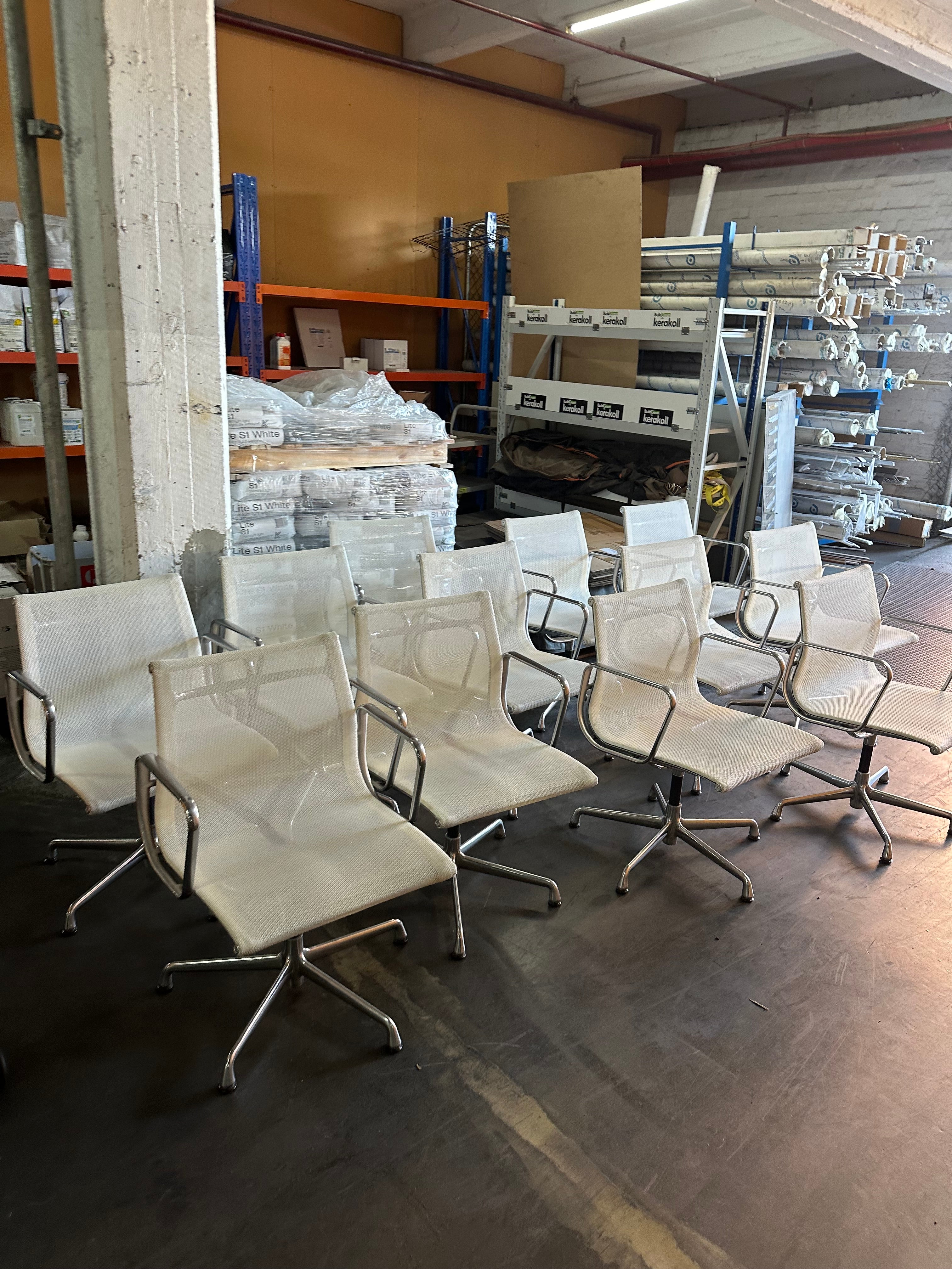 Eames Aluminum Group Executive Management Chair - White Mesh