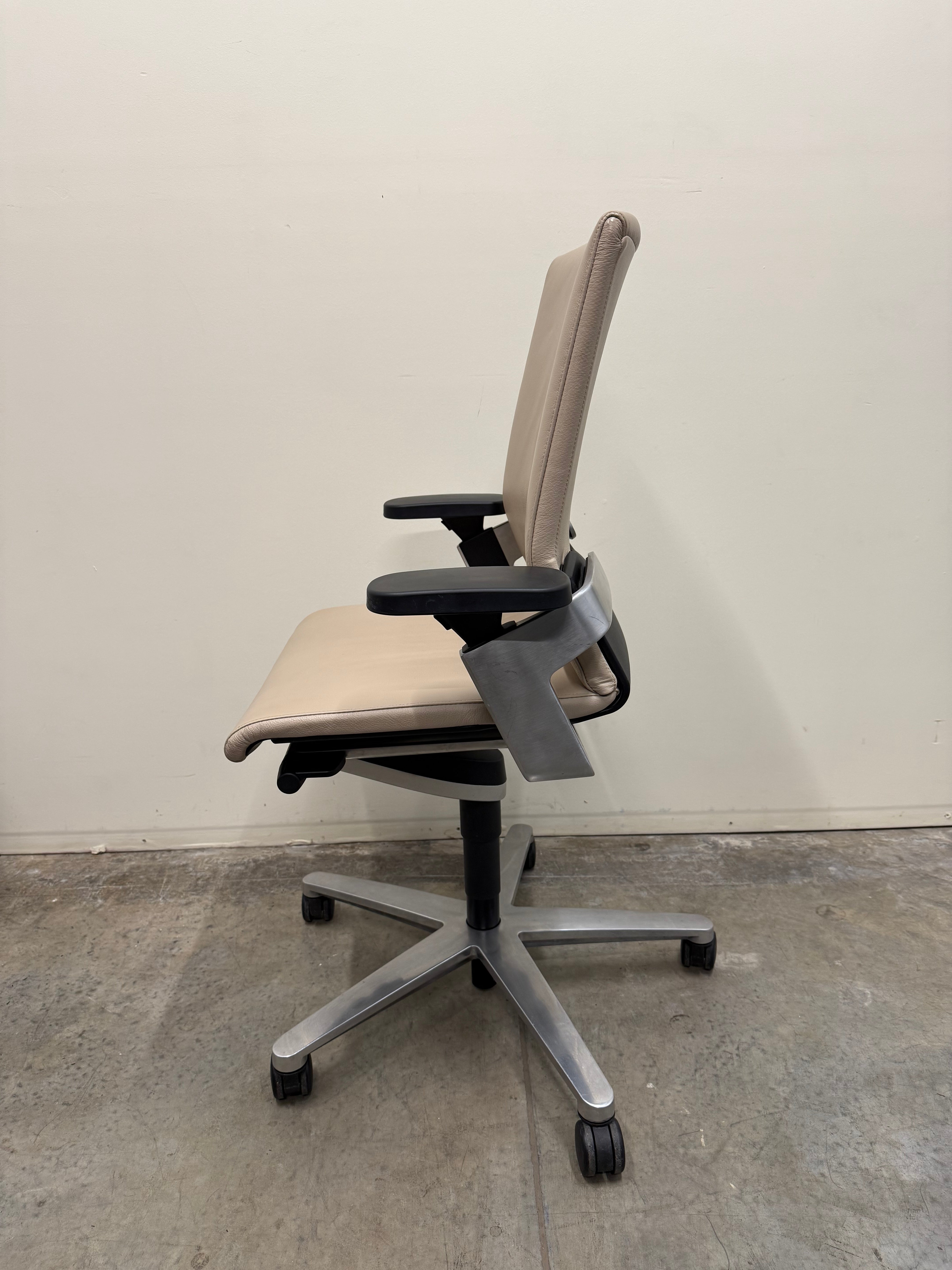 Wilkhahn ON Task Chair – Leather Executive Office Chair on Castors
