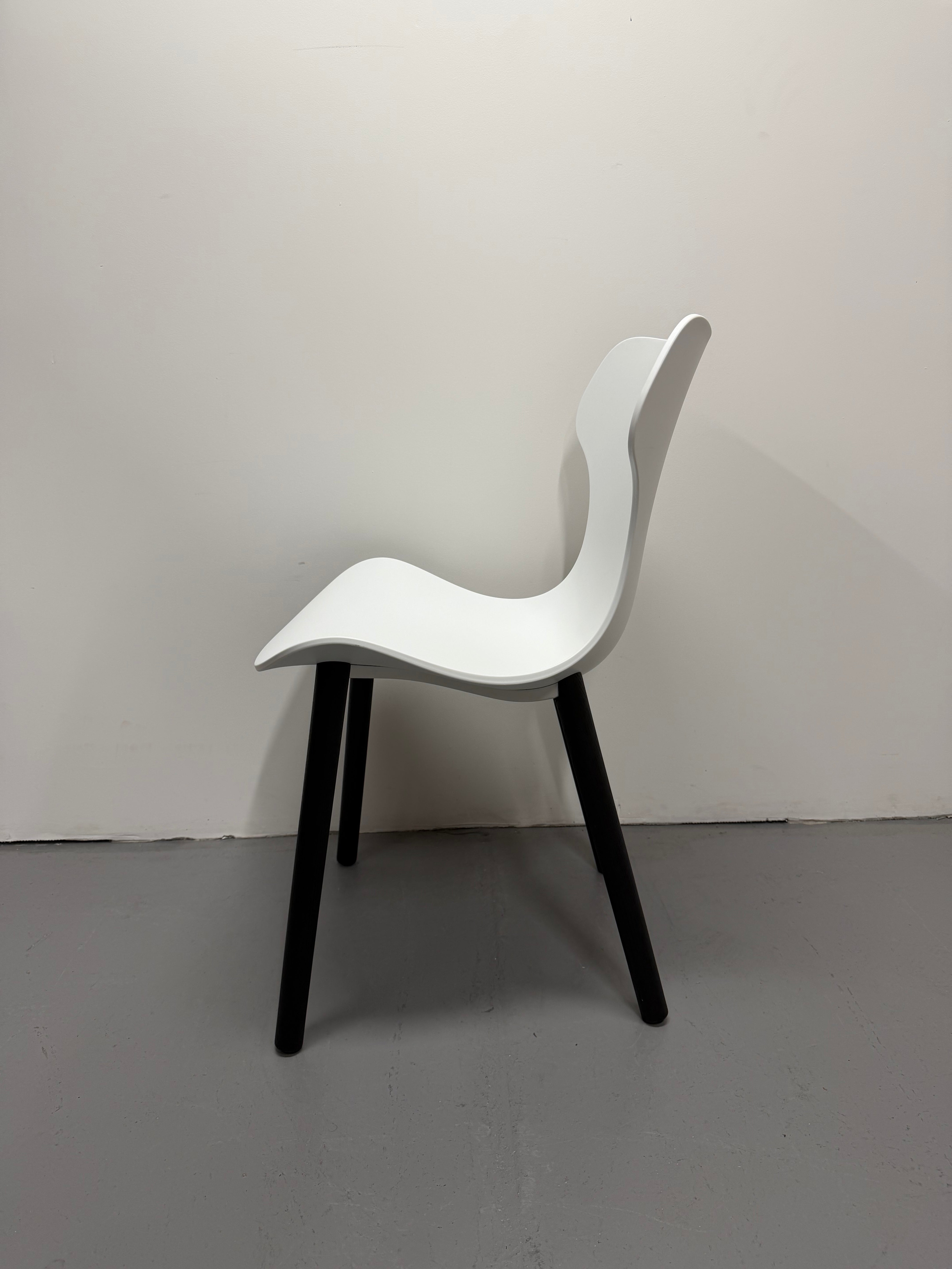 B&B Italia Papilio Shell Dining Chair | Ex-Showroom