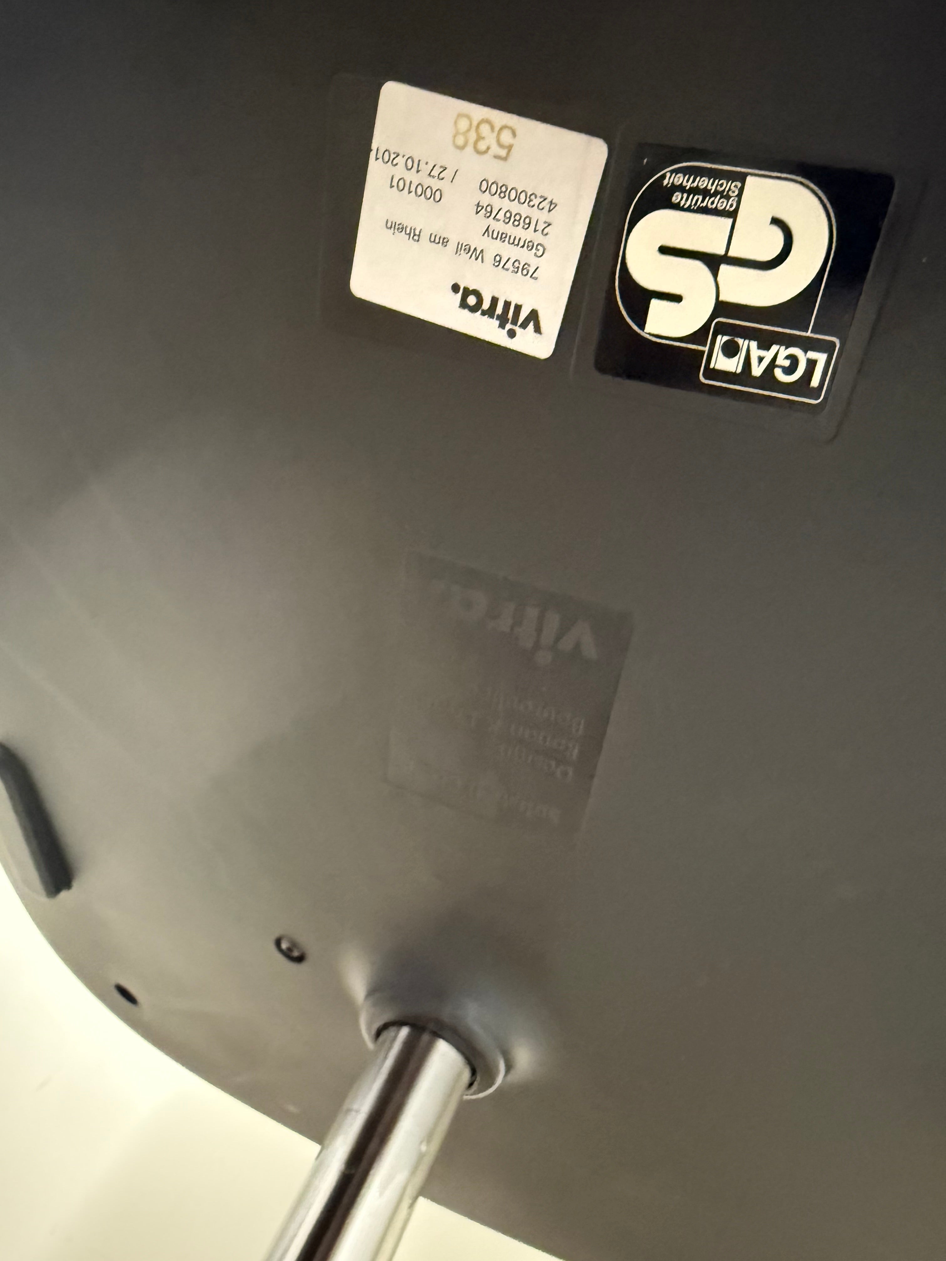 Vitra Softshell Chair – Grey Fabric with 5-Star Base on Castors