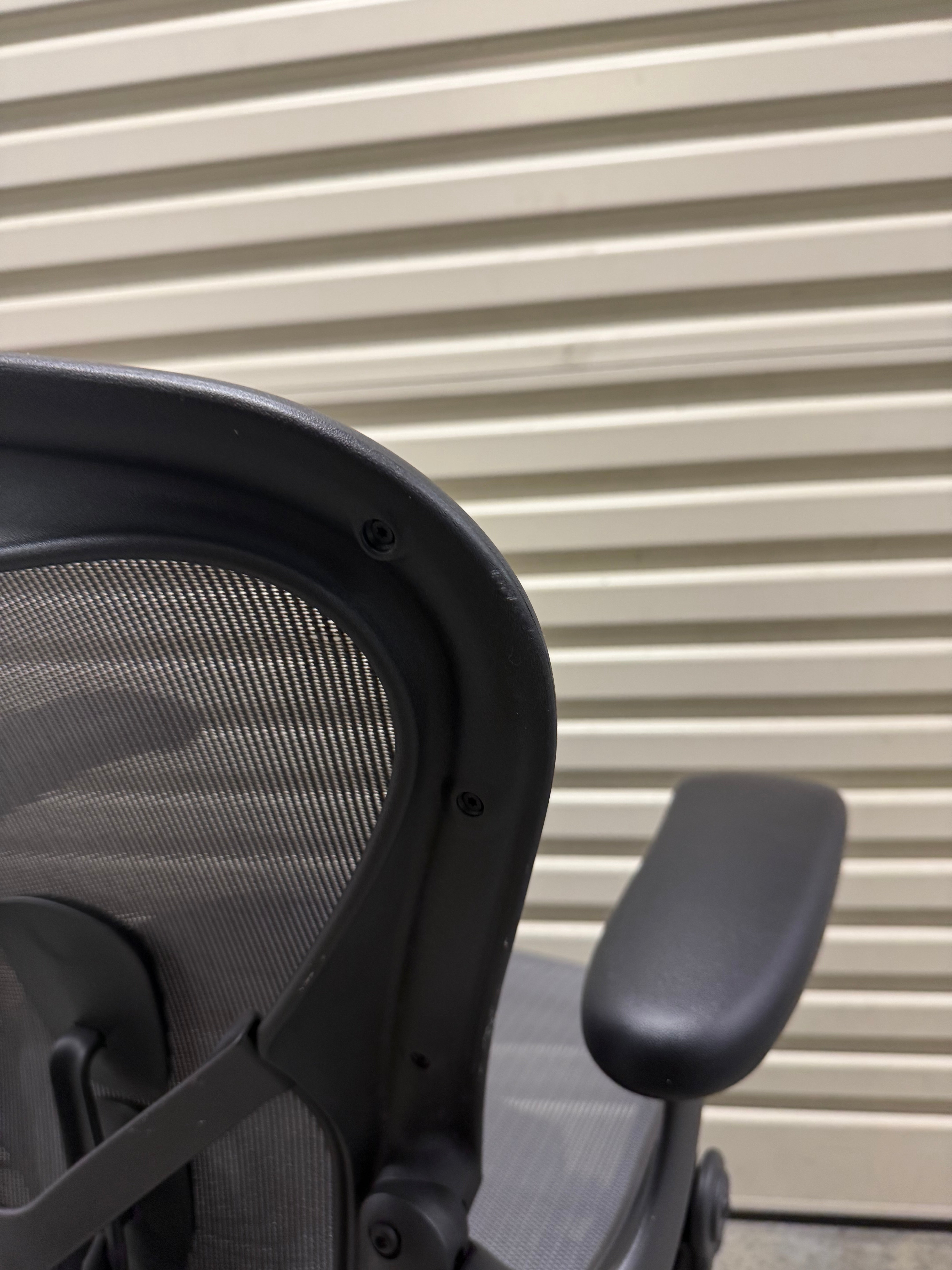 Herman Miller Aeron Remastered with Armrest - Graphite (Size B)