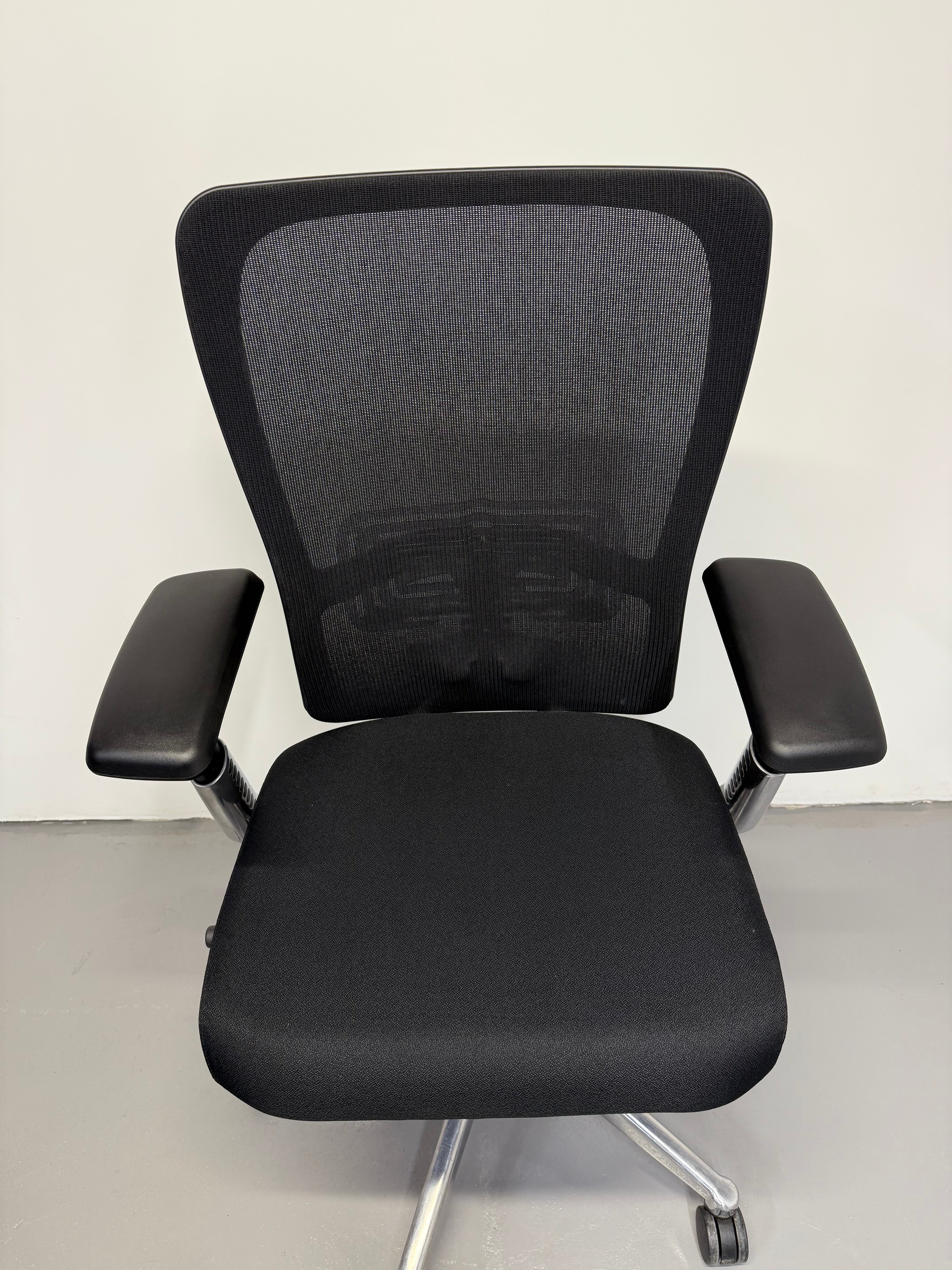 Haworth Zody Ergonomic Office Chair – With 4D Armrests