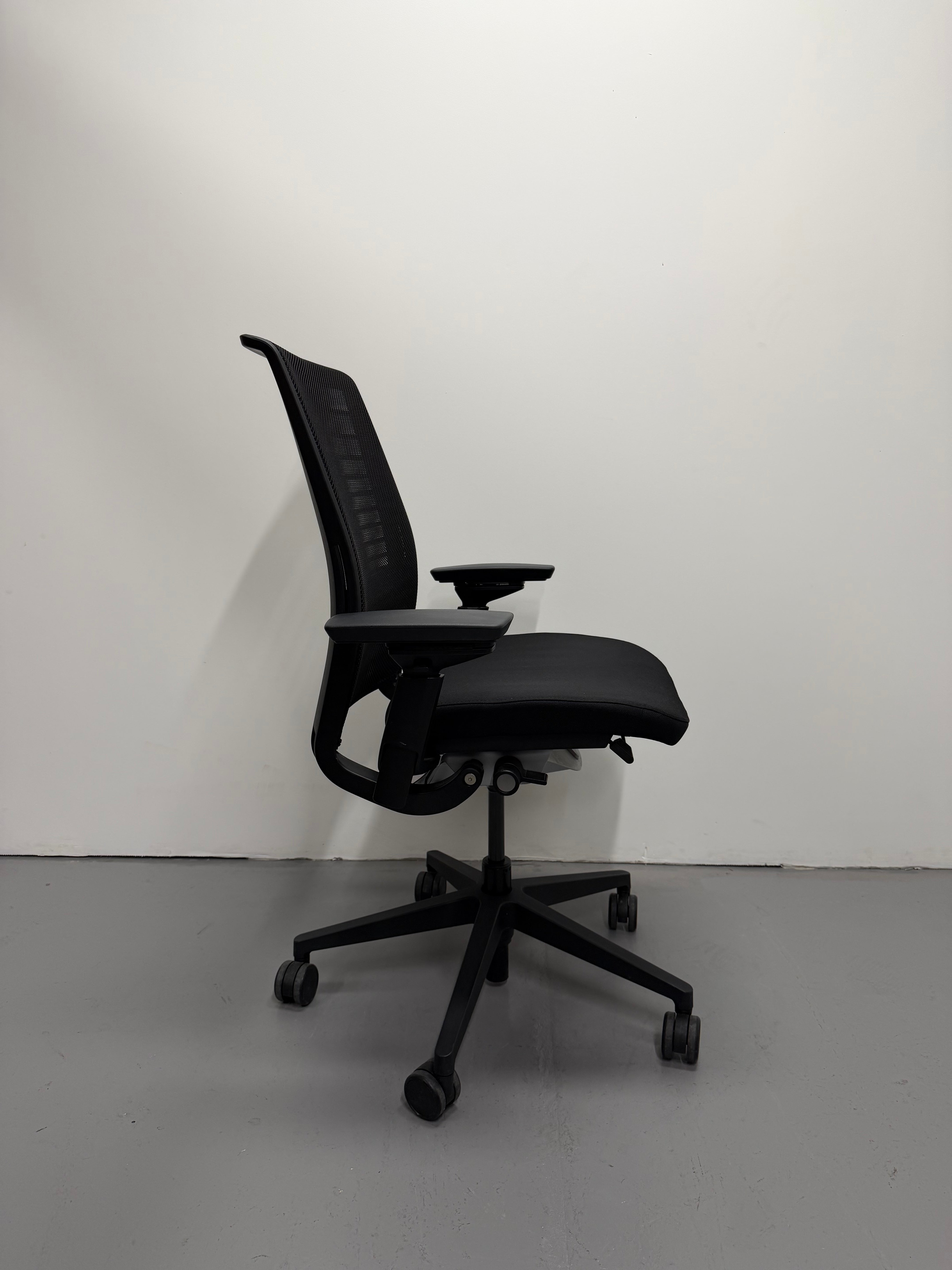 Steelcase Think v1 - Ergonomic Office Chair