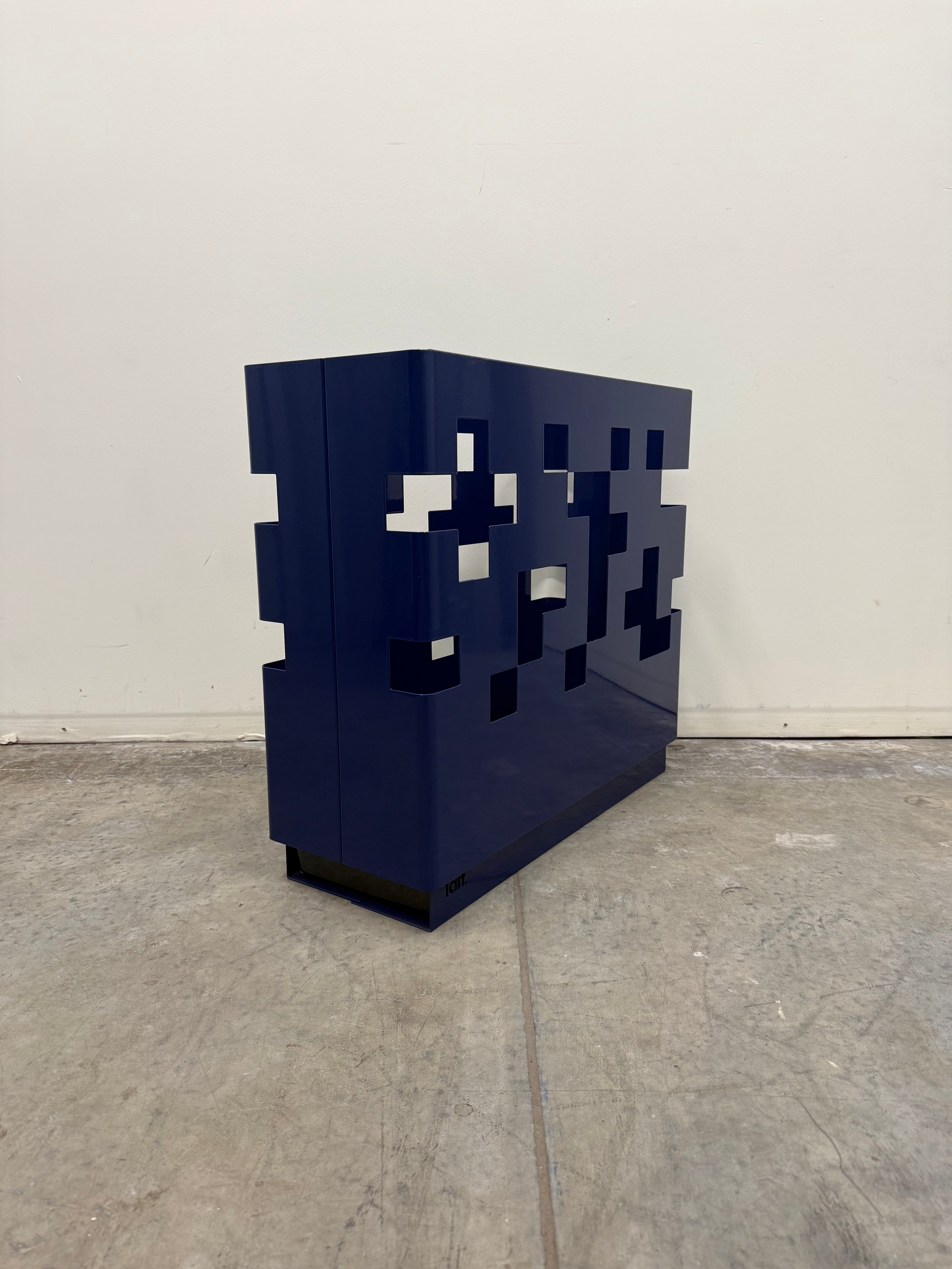 Tait Planter Box Garden Wall – Vertical Planter (Blue and White)