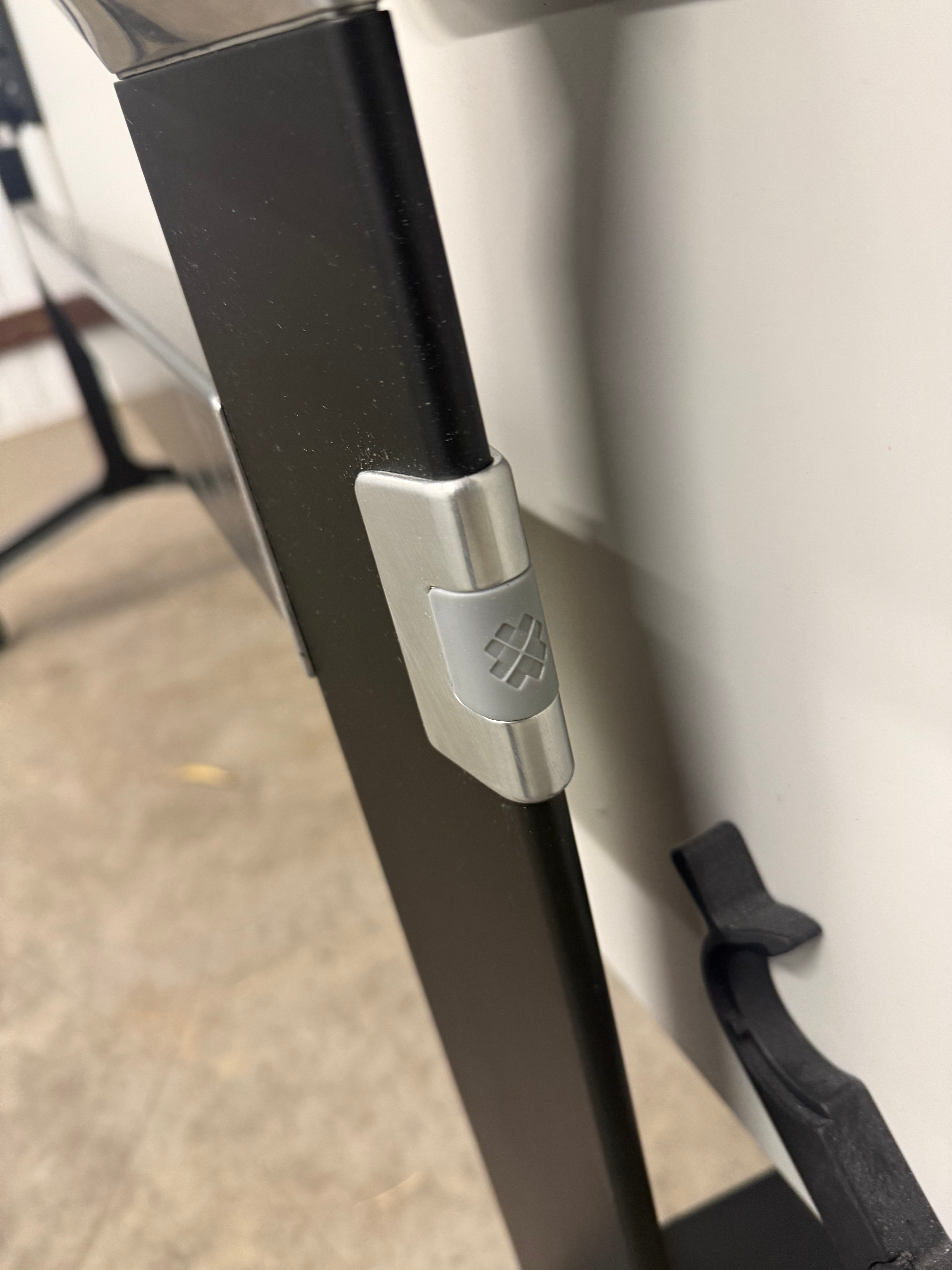 Thinking Works Blade Flip Folding Table - White Top with Black Frame