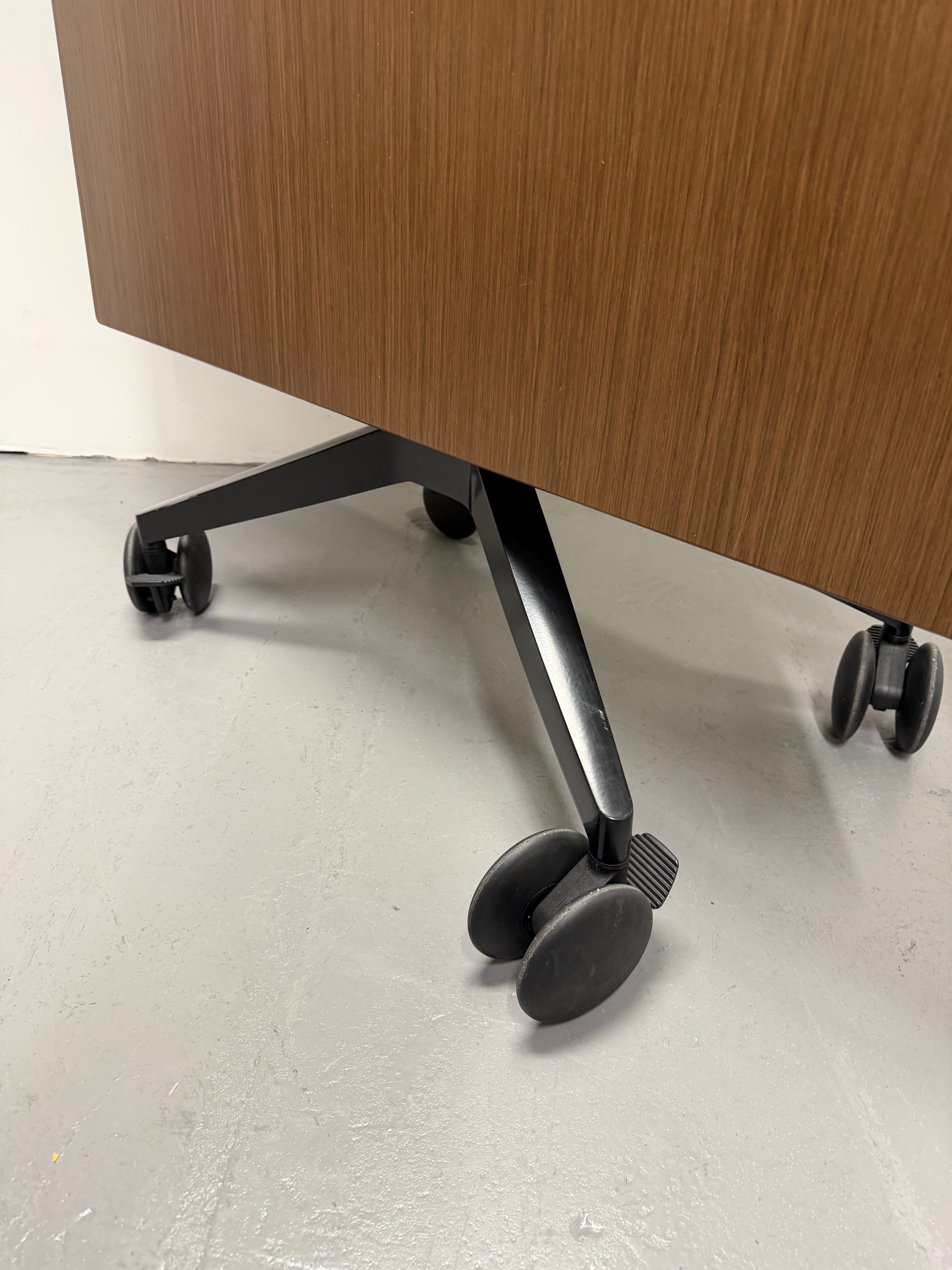 Wilkhahn Confair Walnut - 3000x1000