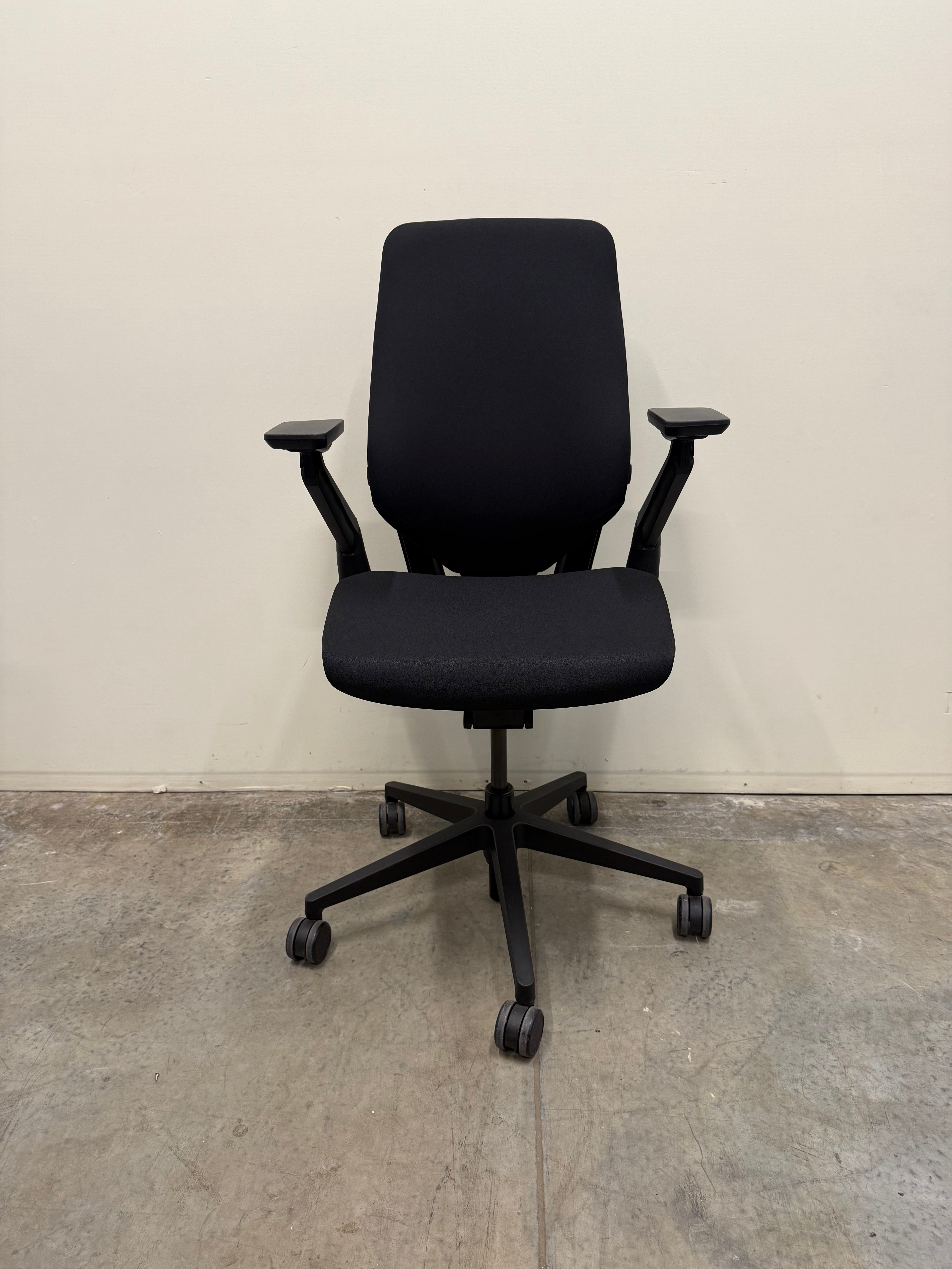 Steelcase Gesture Chair with Arms – Ergonomic Office Seating