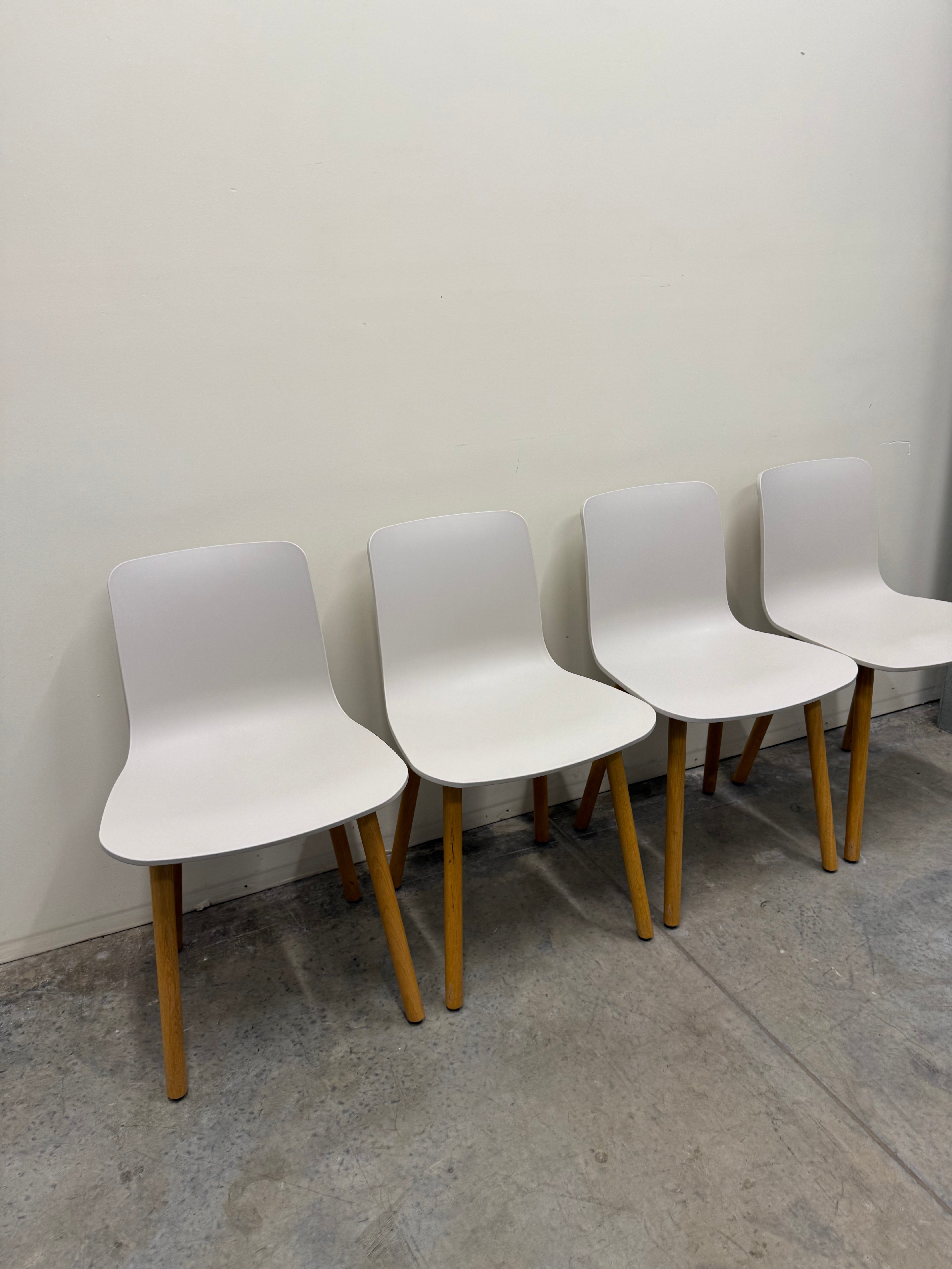 Vitra HAL Wood Chair – Very Light Grey Seat with Oak Legs by Jasper Morrison