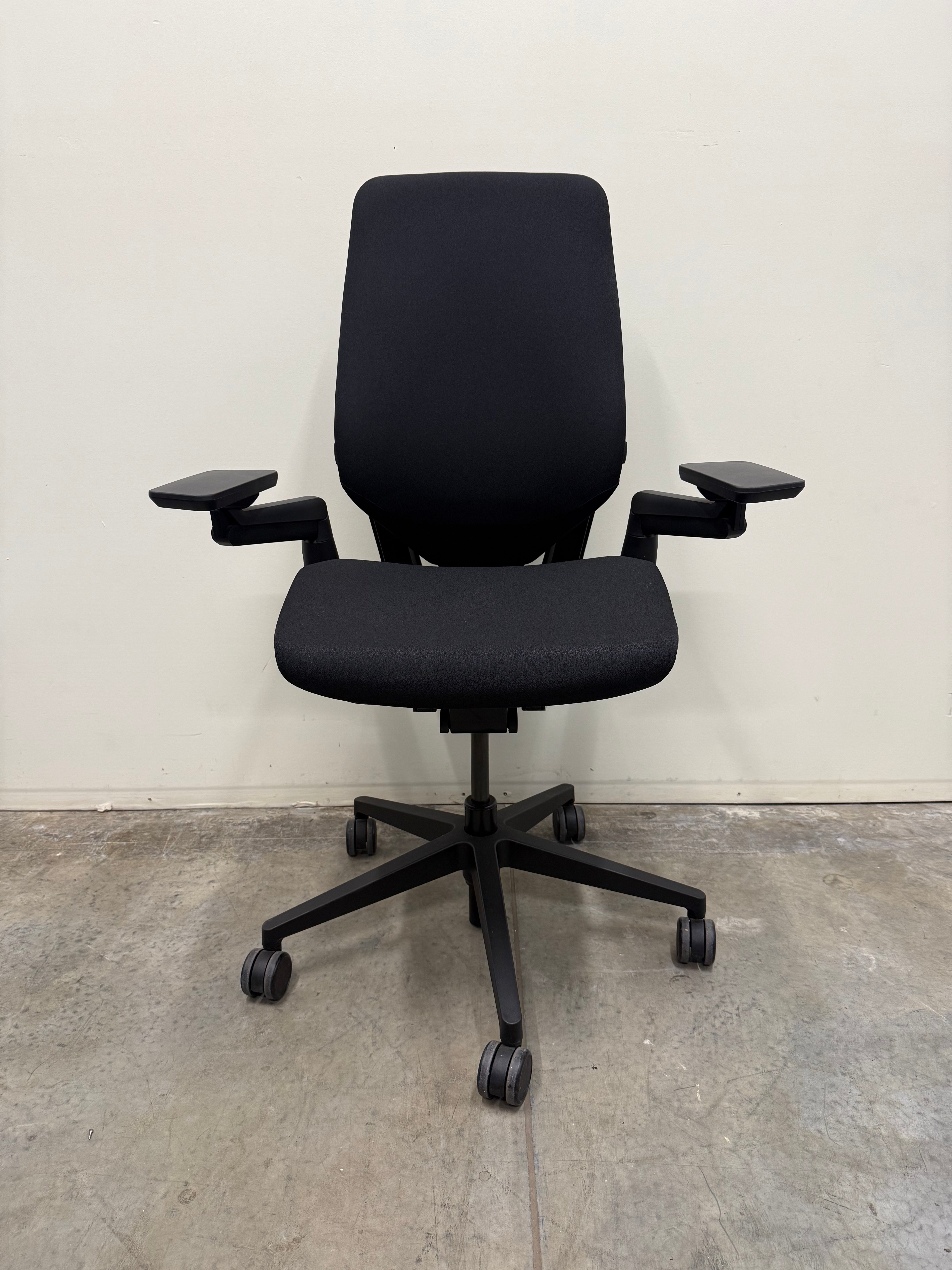 Steelcase Gesture Chair with Arms – Ergonomic Office Seating