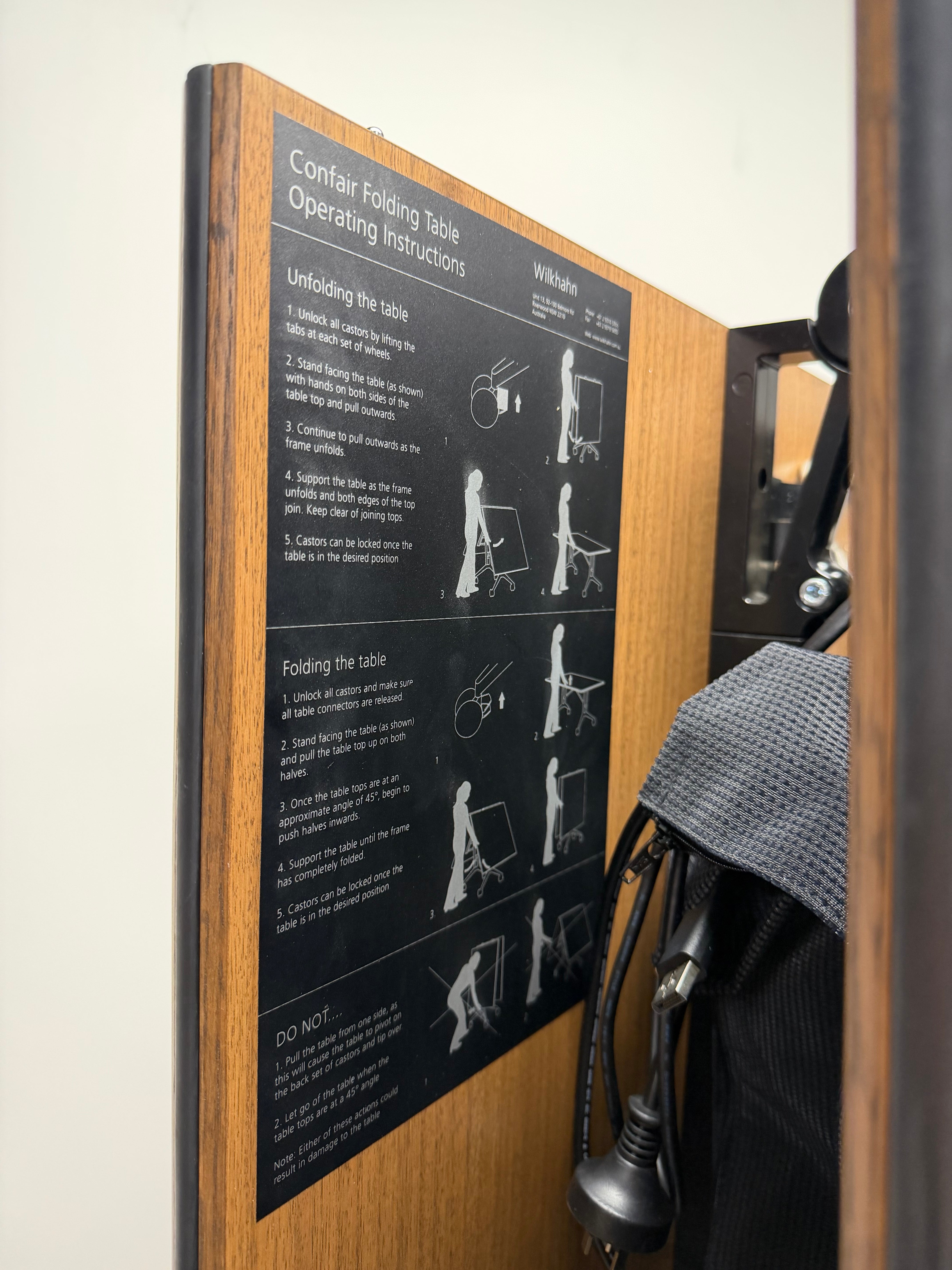 Wilkhahn Confair Walnut - 3000x1000