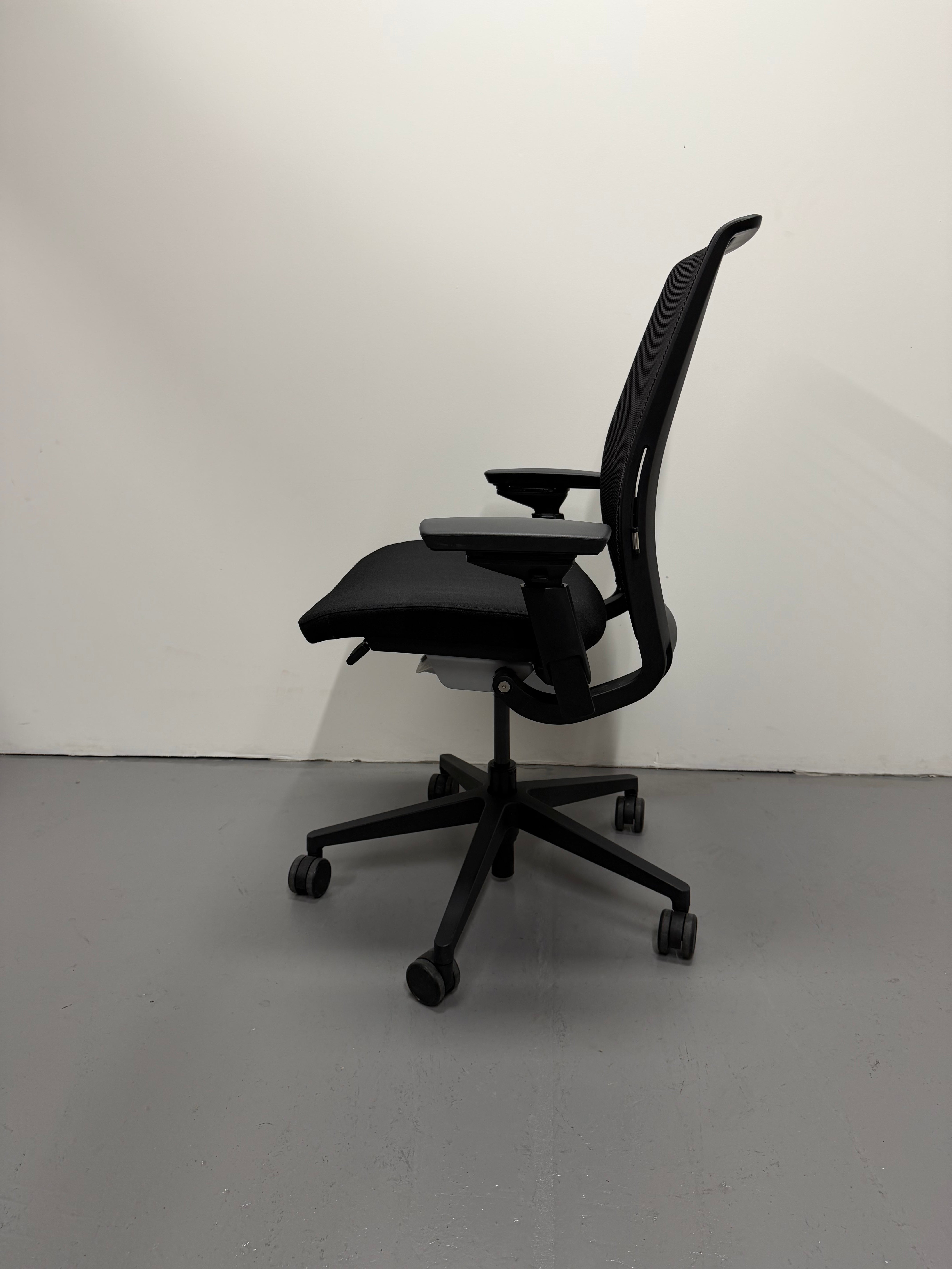 Steelcase Think v1 - Ergonomic Office Chair