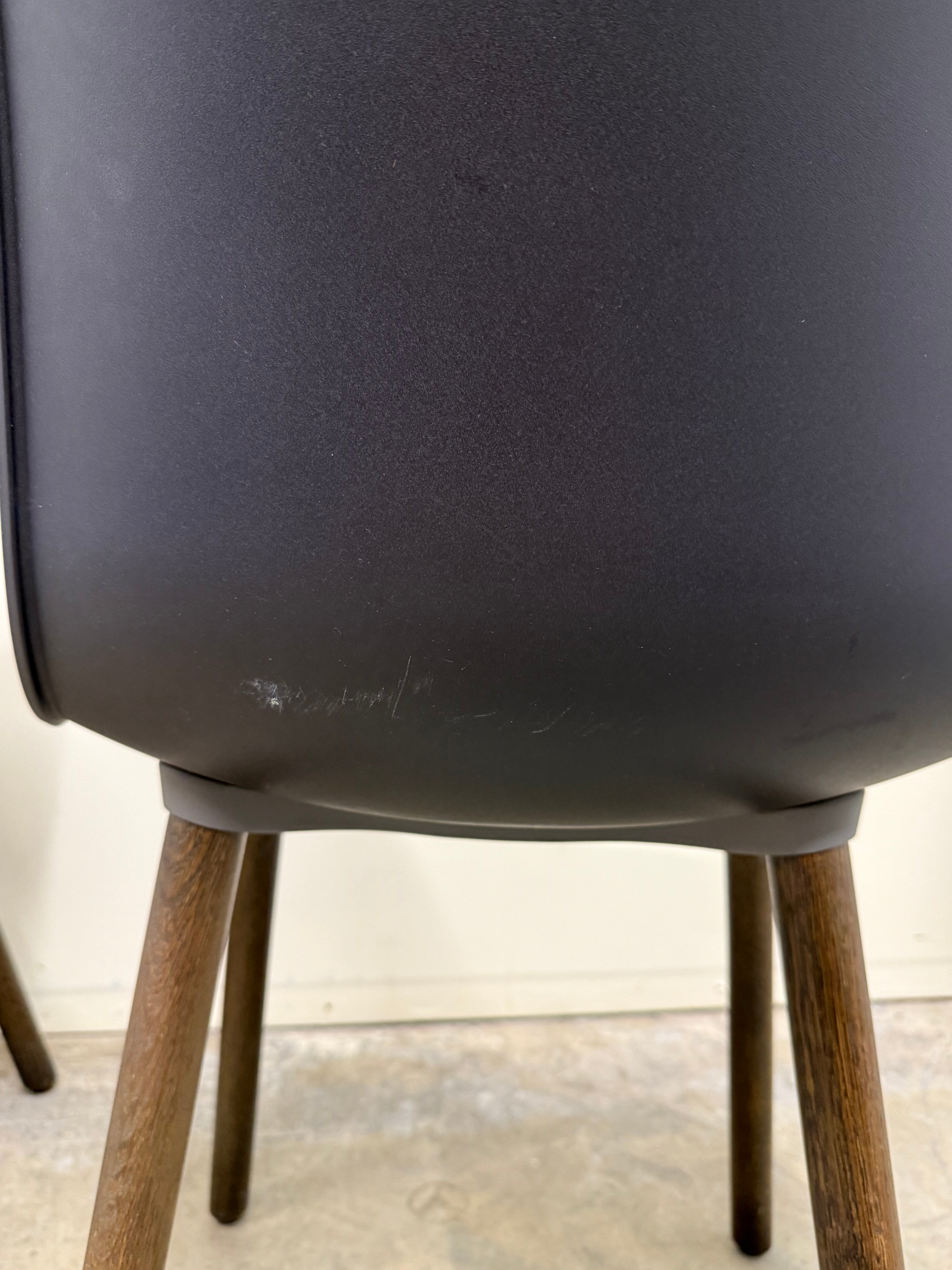 Vitra HAL Wood Chair by Jasper Morrison – Black Seat with Dark Oak Legs