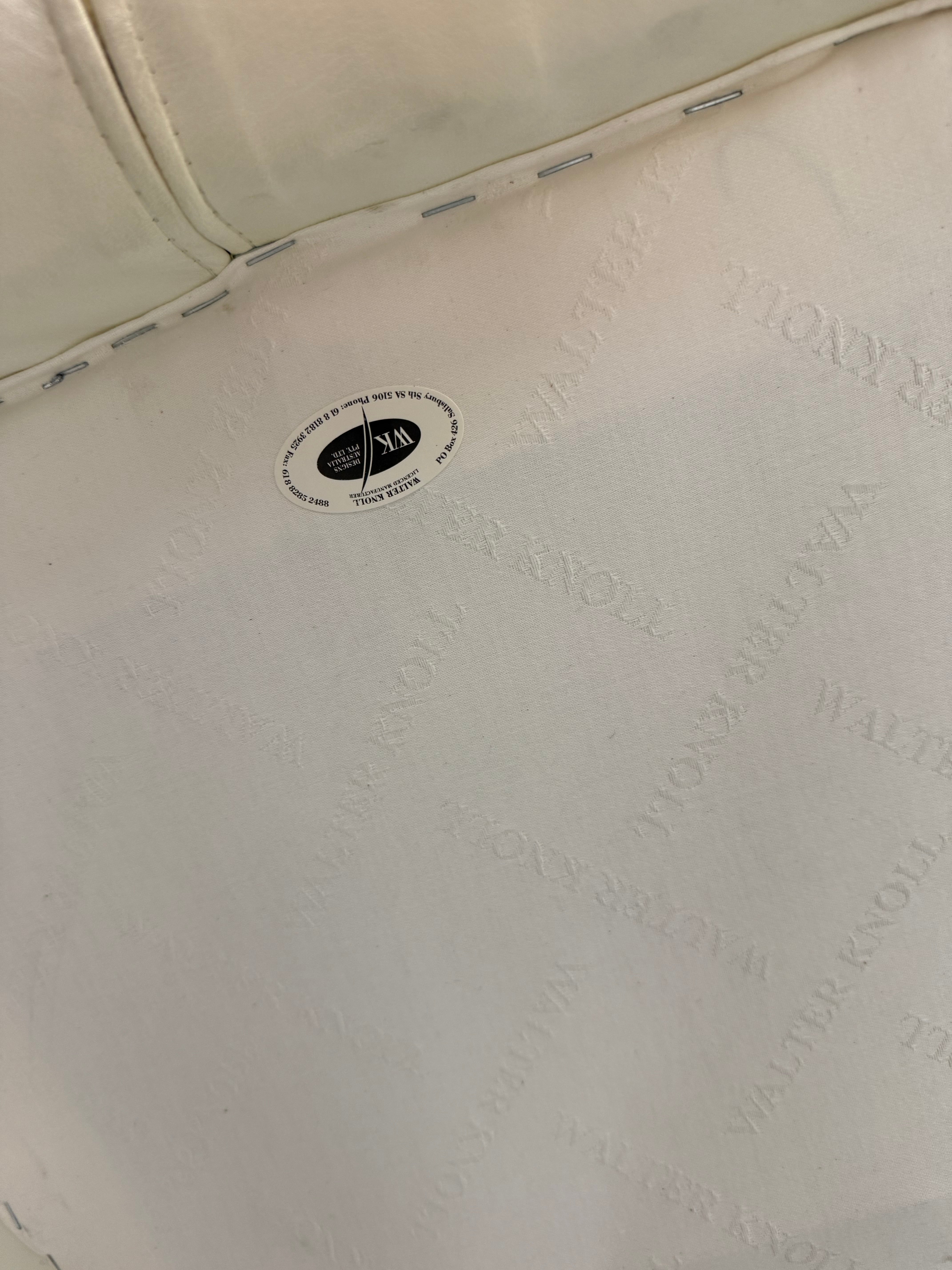 Walter Knoll Oscar Armchair with Headrest – Off-White Leather