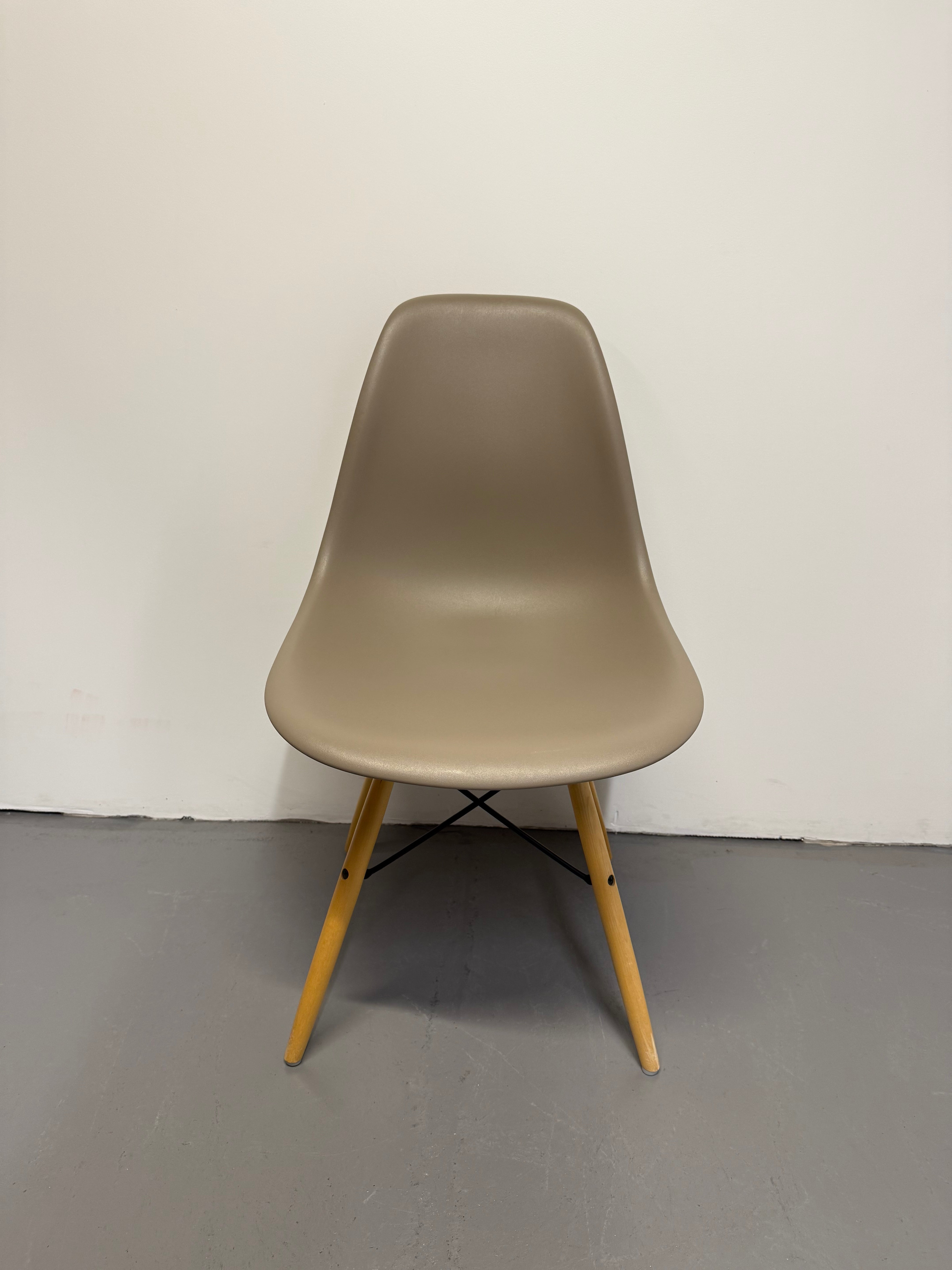 Eames Molded Plastic Side Chair by Herman Miller – Sparrow / Wood Dowel Base