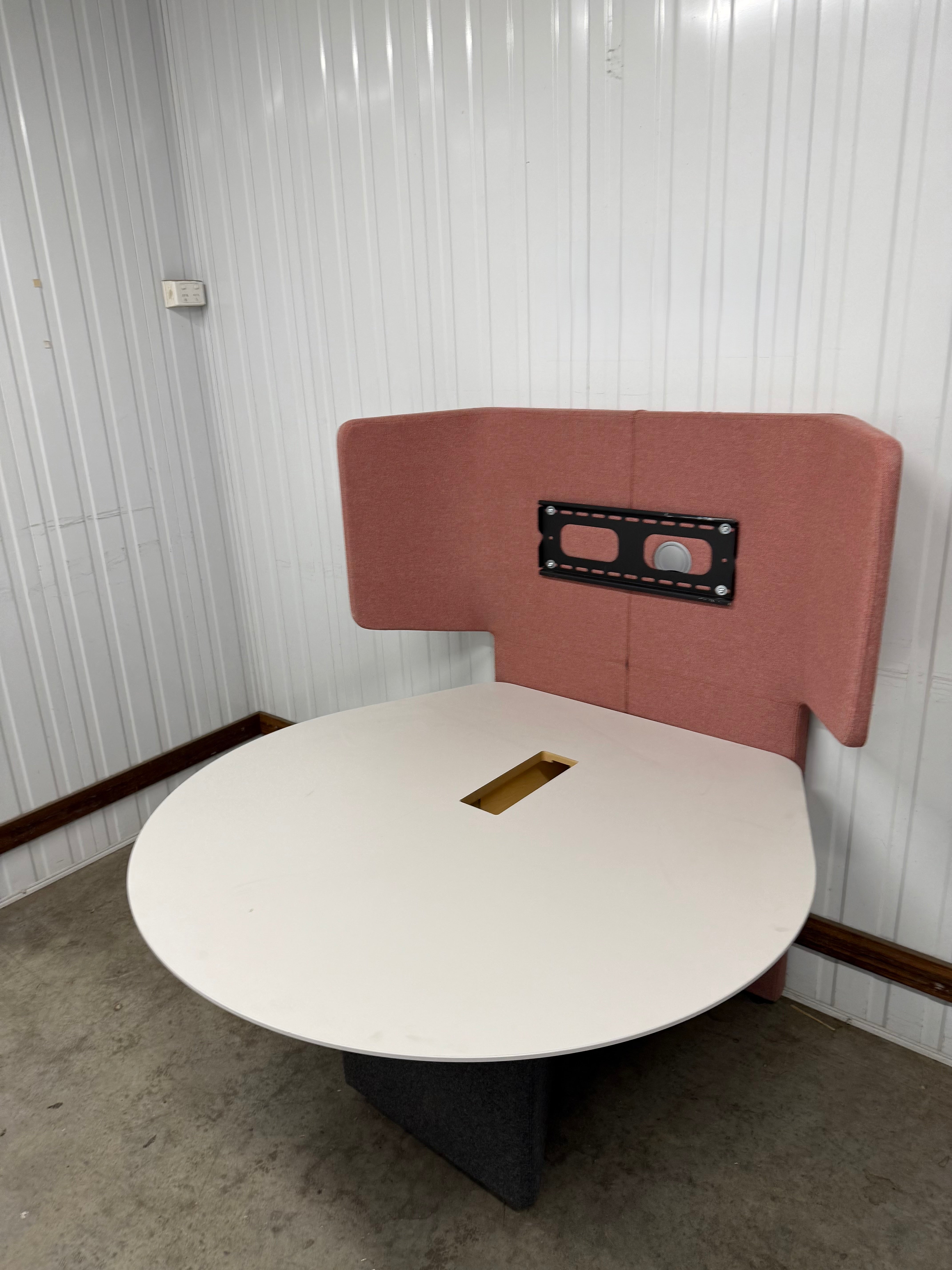 Orangebox Away From The Desk Media Unit - Collaboration desk