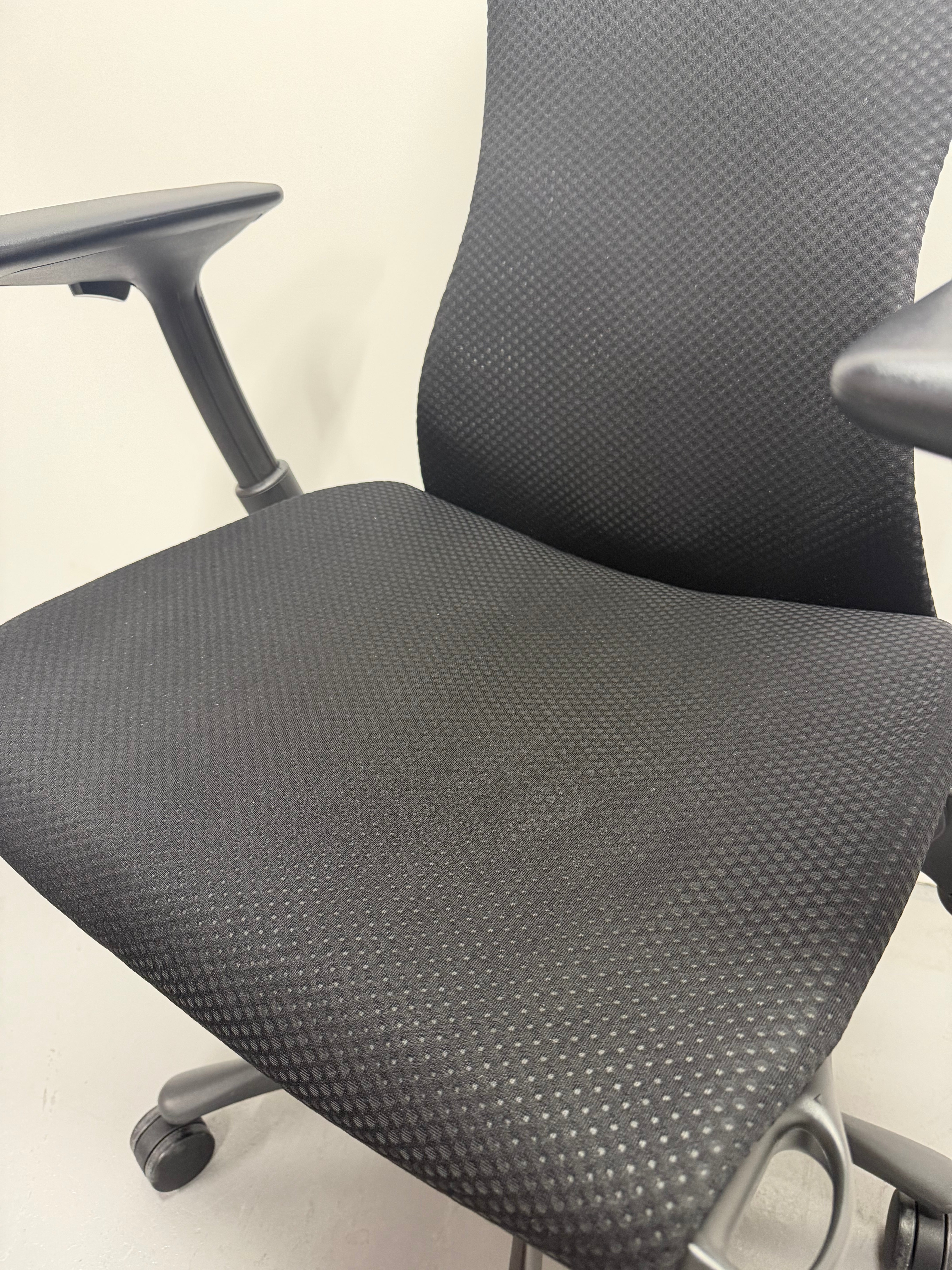 Herman Miller Embody Ergonomic Chair – Rhythm Fabric, Black