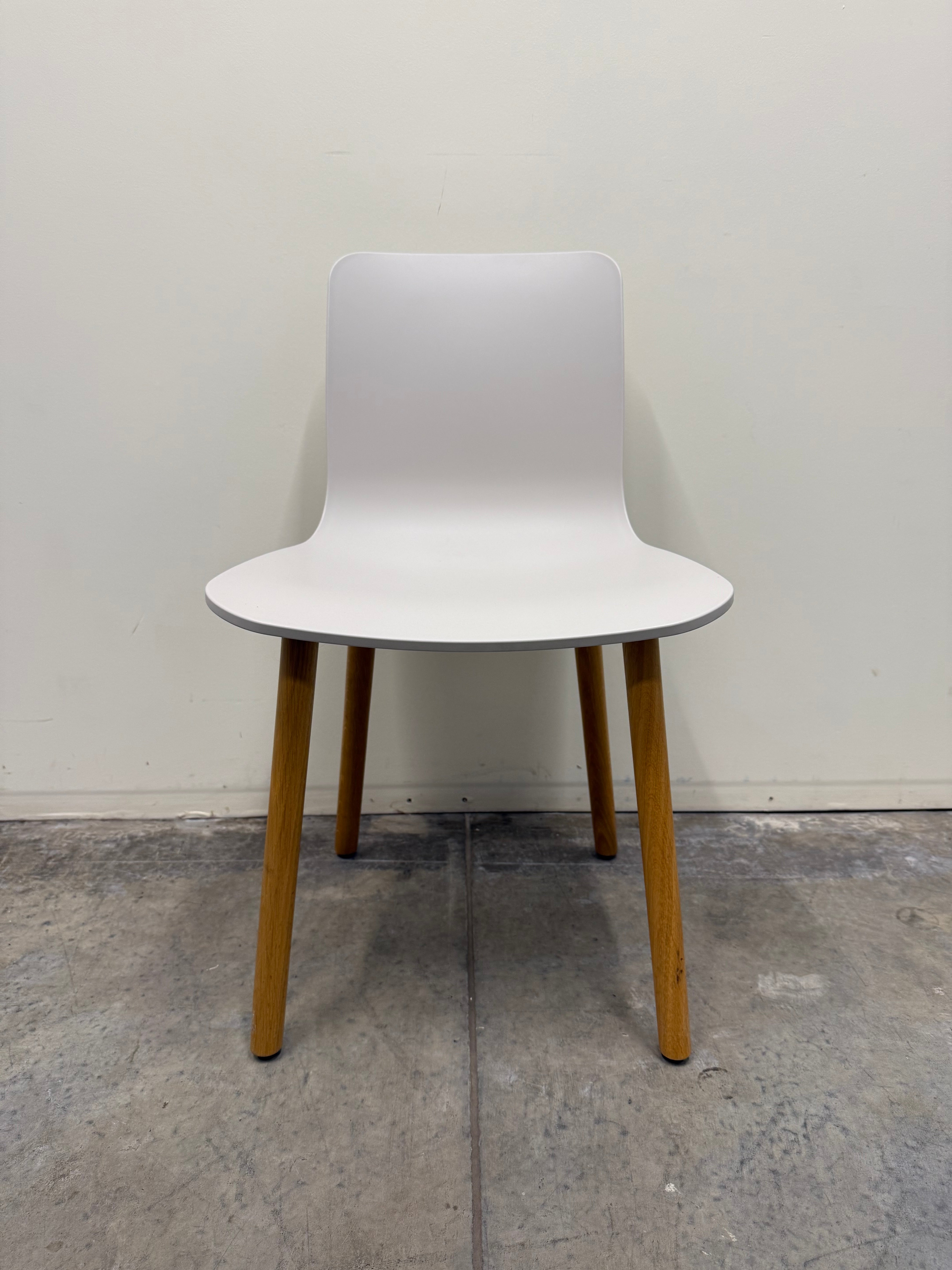 Vitra HAL Wood Chair – Very Light Grey Seat with Oak Legs by Jasper Morrison