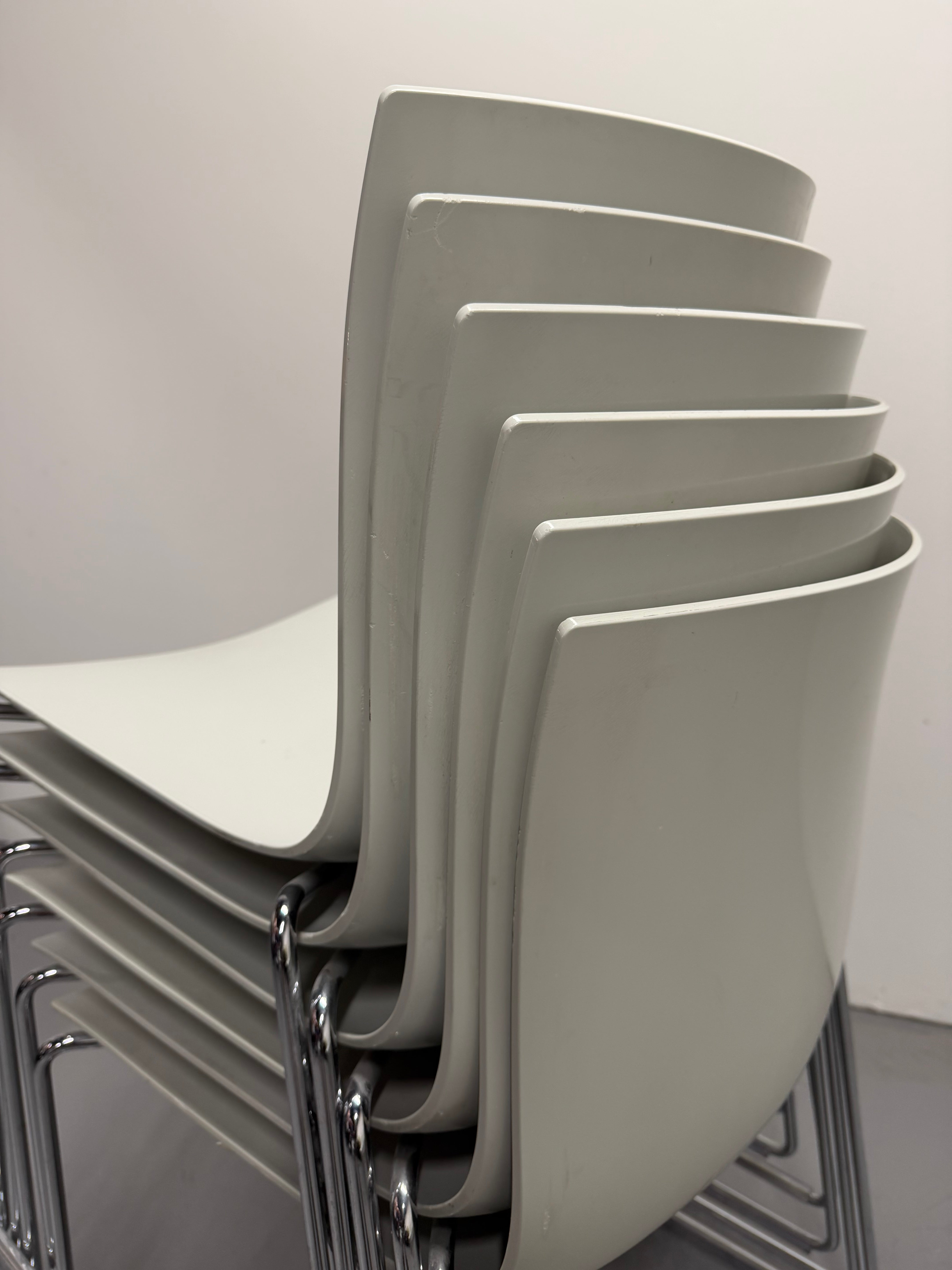 Arper Catifa 46 Chair – White Gloss Back