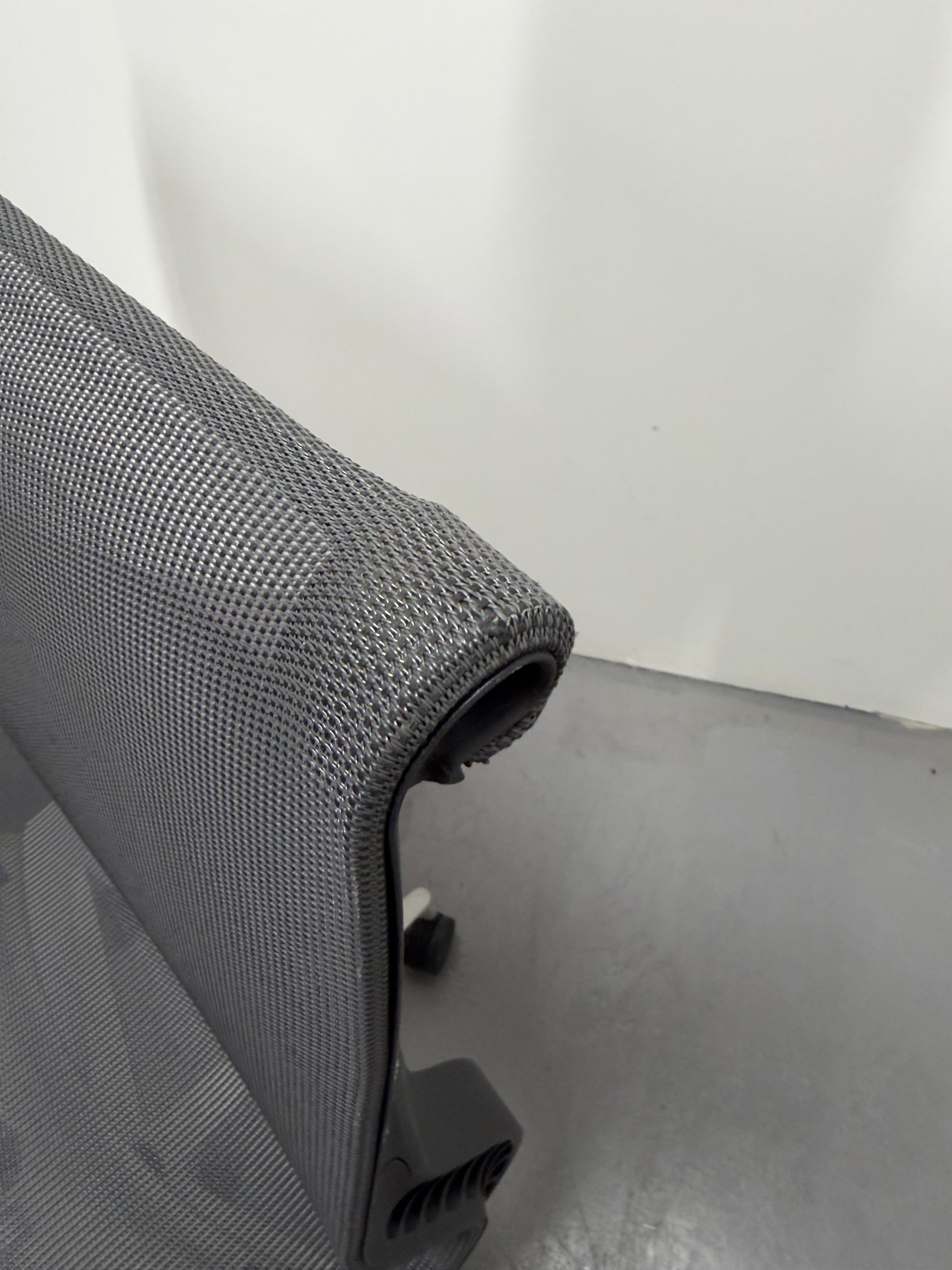 Herman Miller Setu Chair – Armless / Graphite Grey